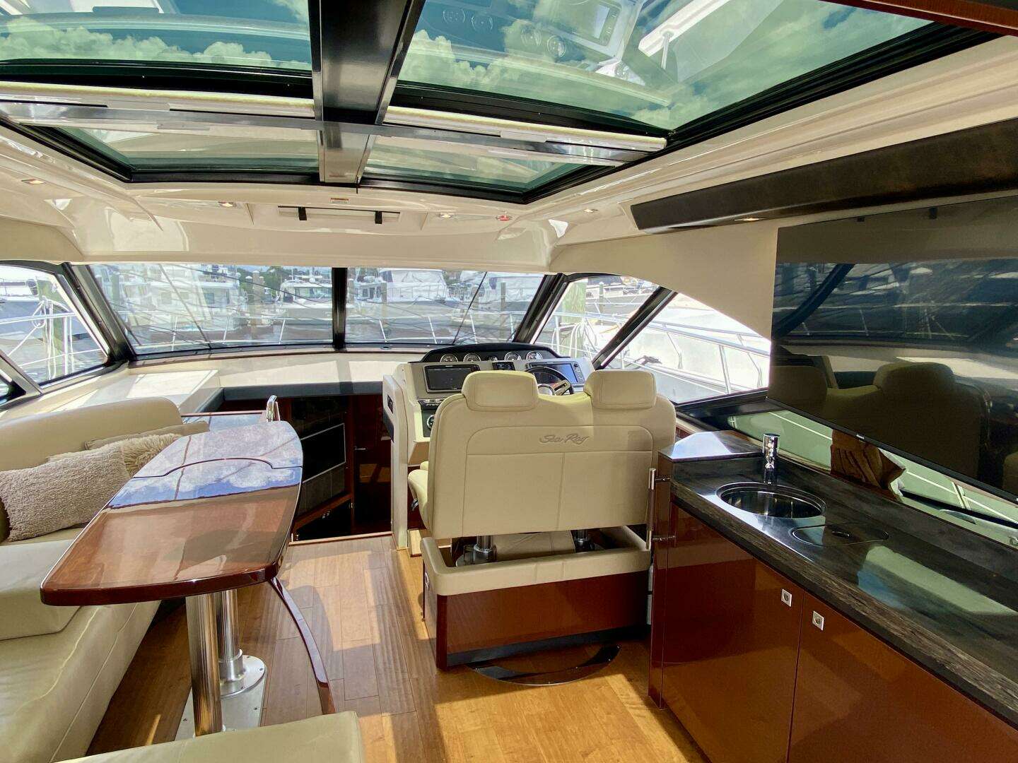 2015 Sea Ray 510 Sundancer - Image 7
