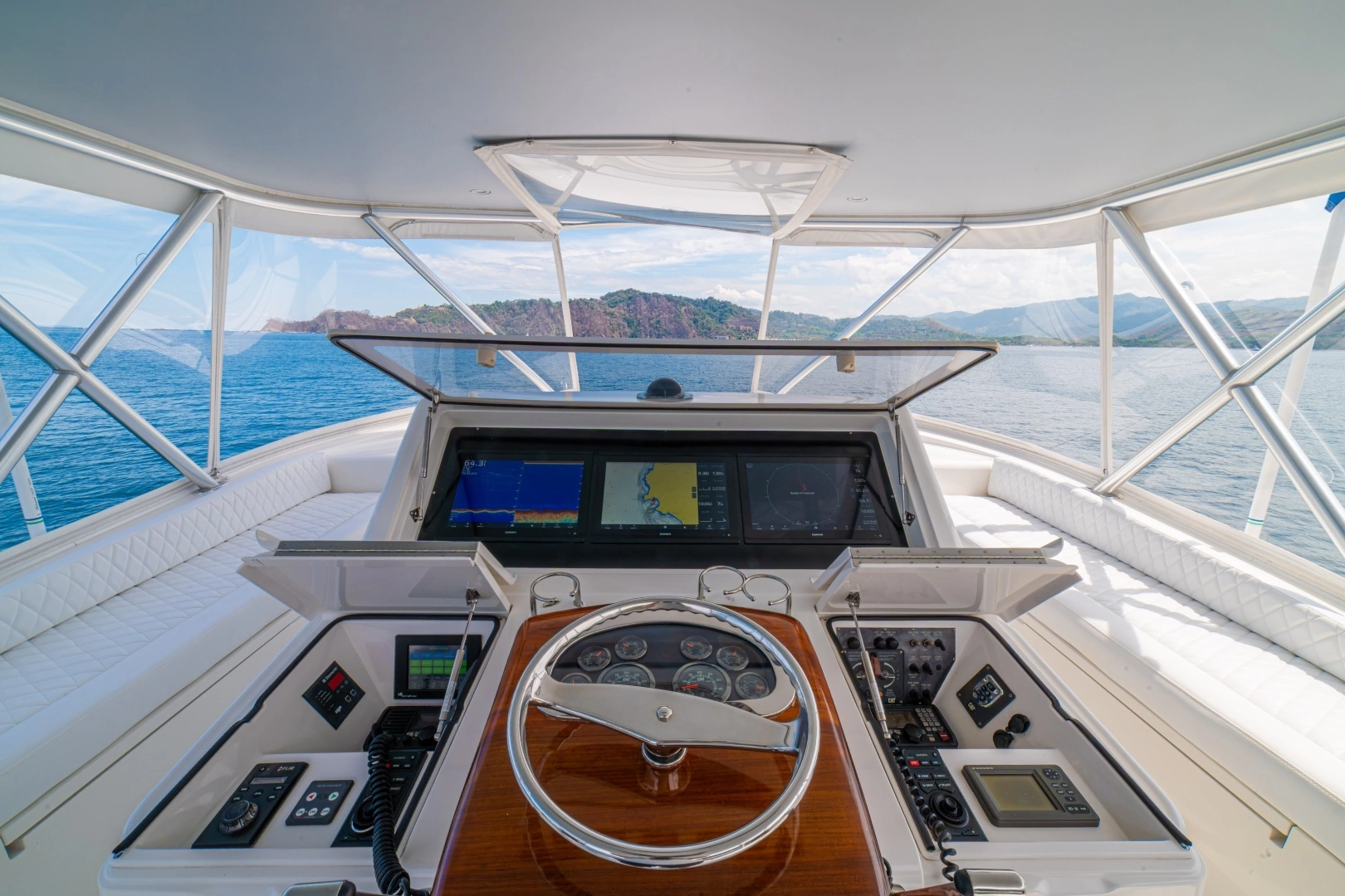 2012 Viking 60 Convertible - Image 9