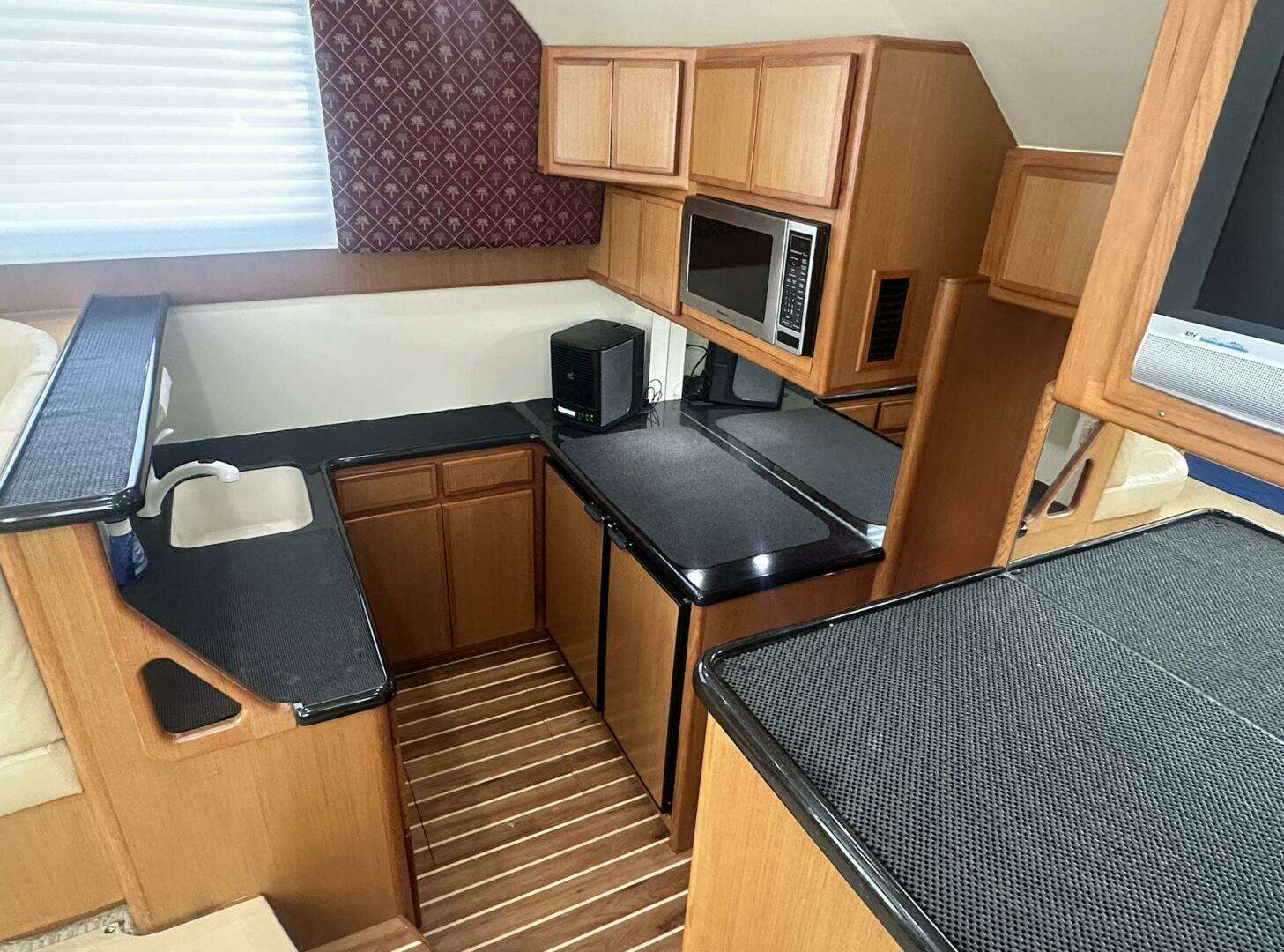 2006 Henriques 42 Convertible - Image 13