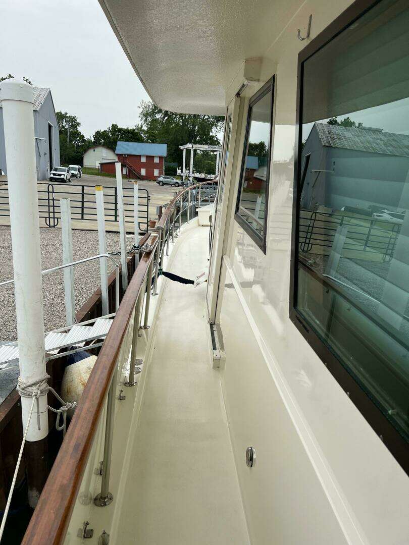 1984 Hatteras 61 CPMY - Image 29