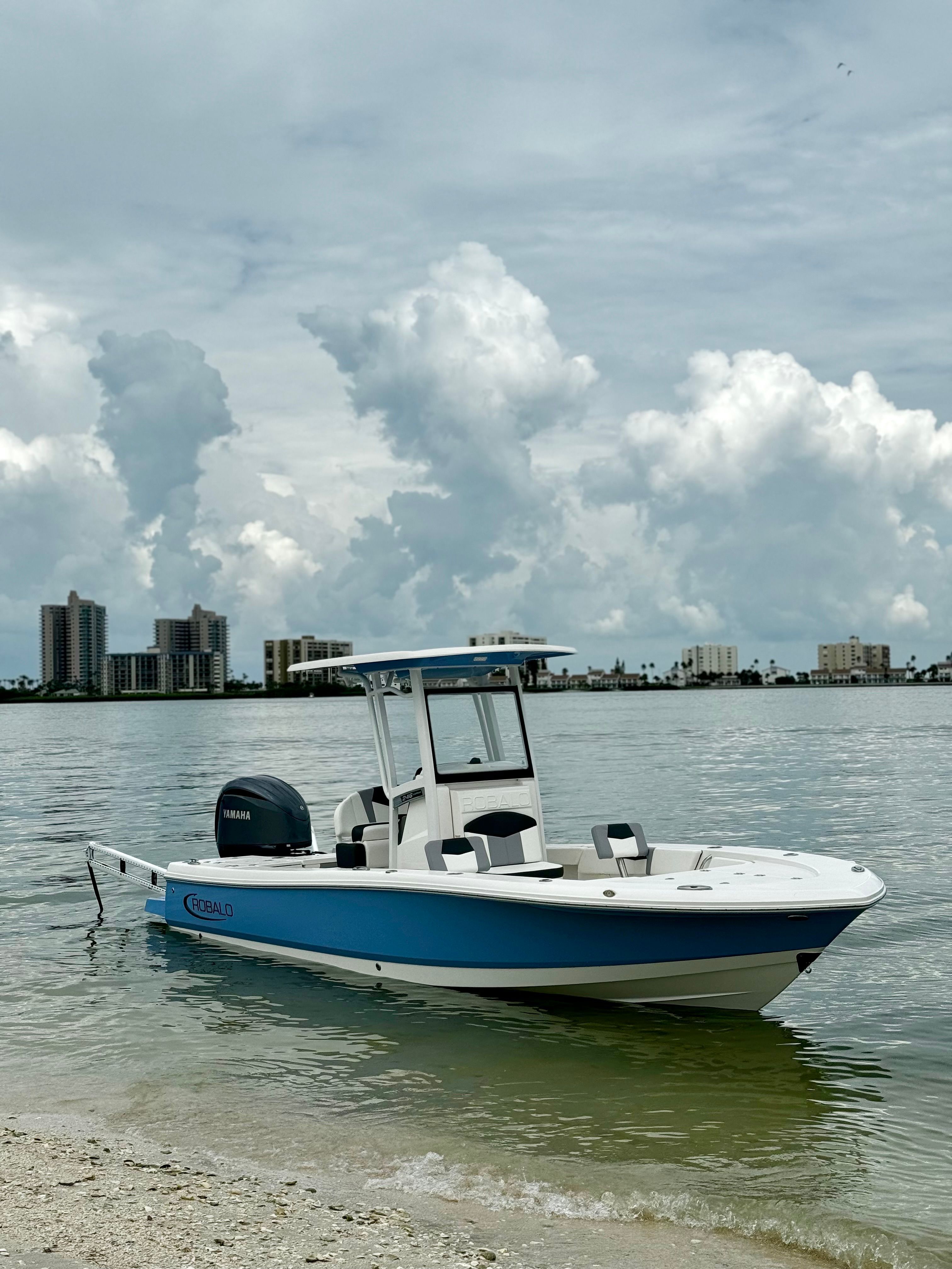 2024 Robalo CAYMAN - 4