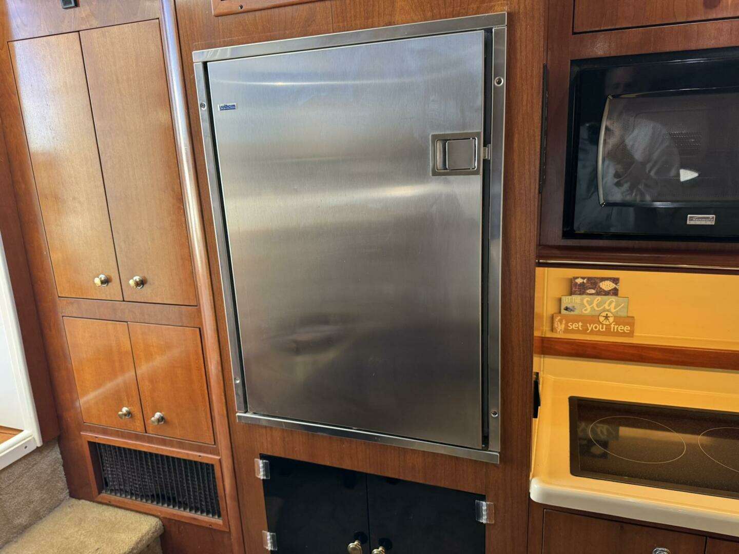 2003 Cruisers Yachts 3772 - Image 101