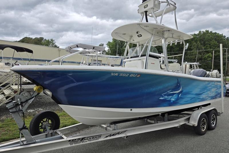 2011 Sea Hunt Triton 240
