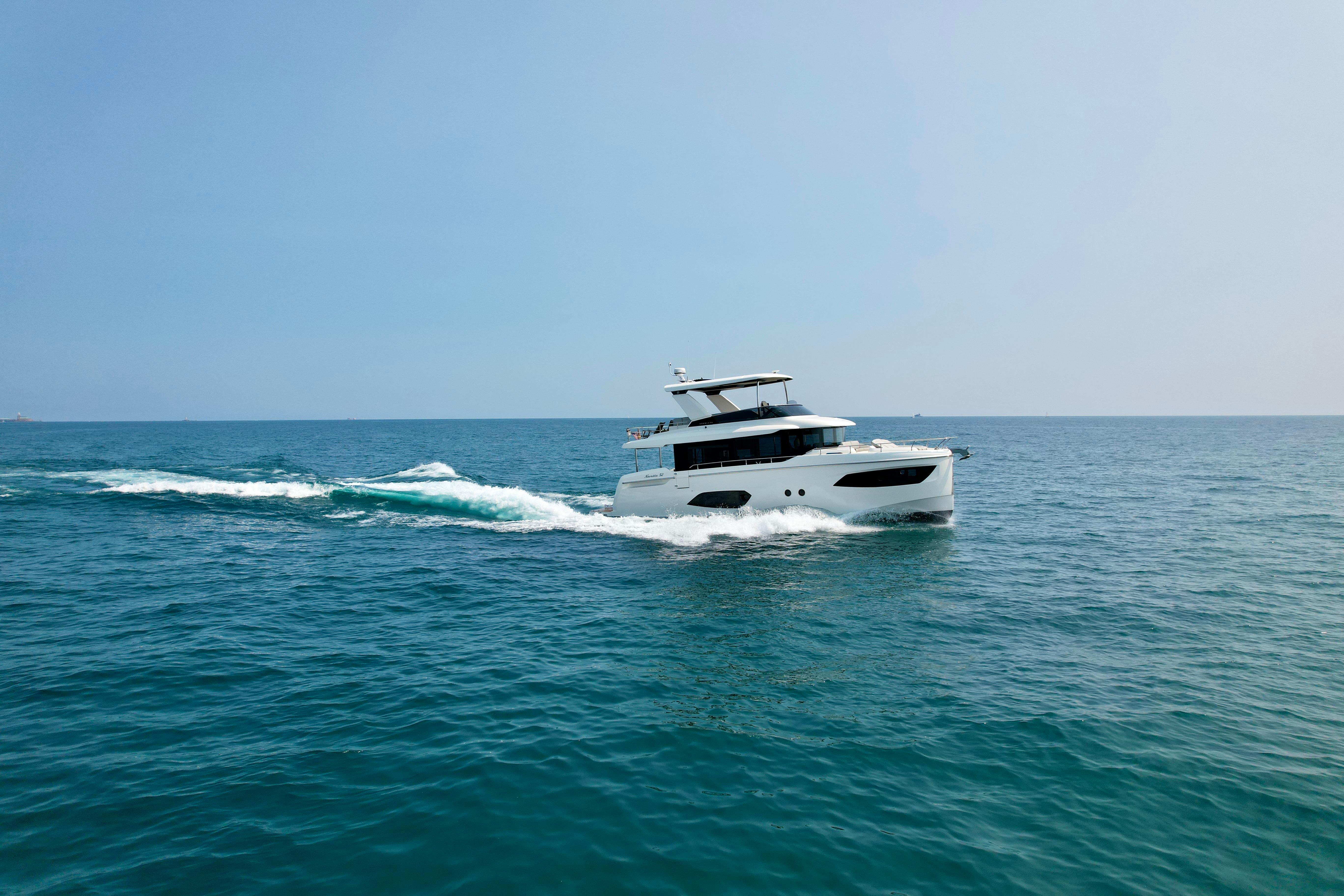 2023 Absolute Navetta 52