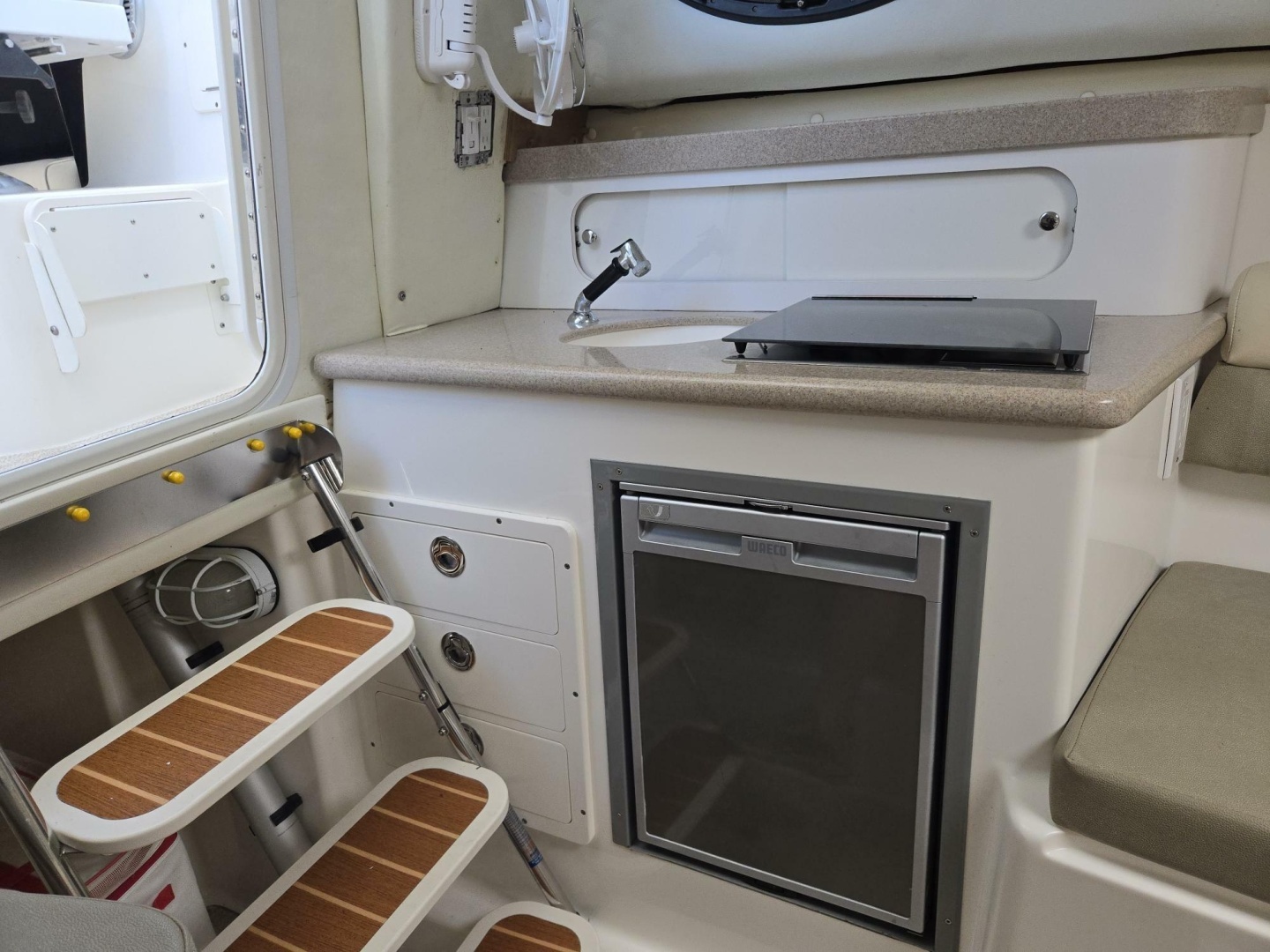 2009 Century 2400 Walkaround - Image 2