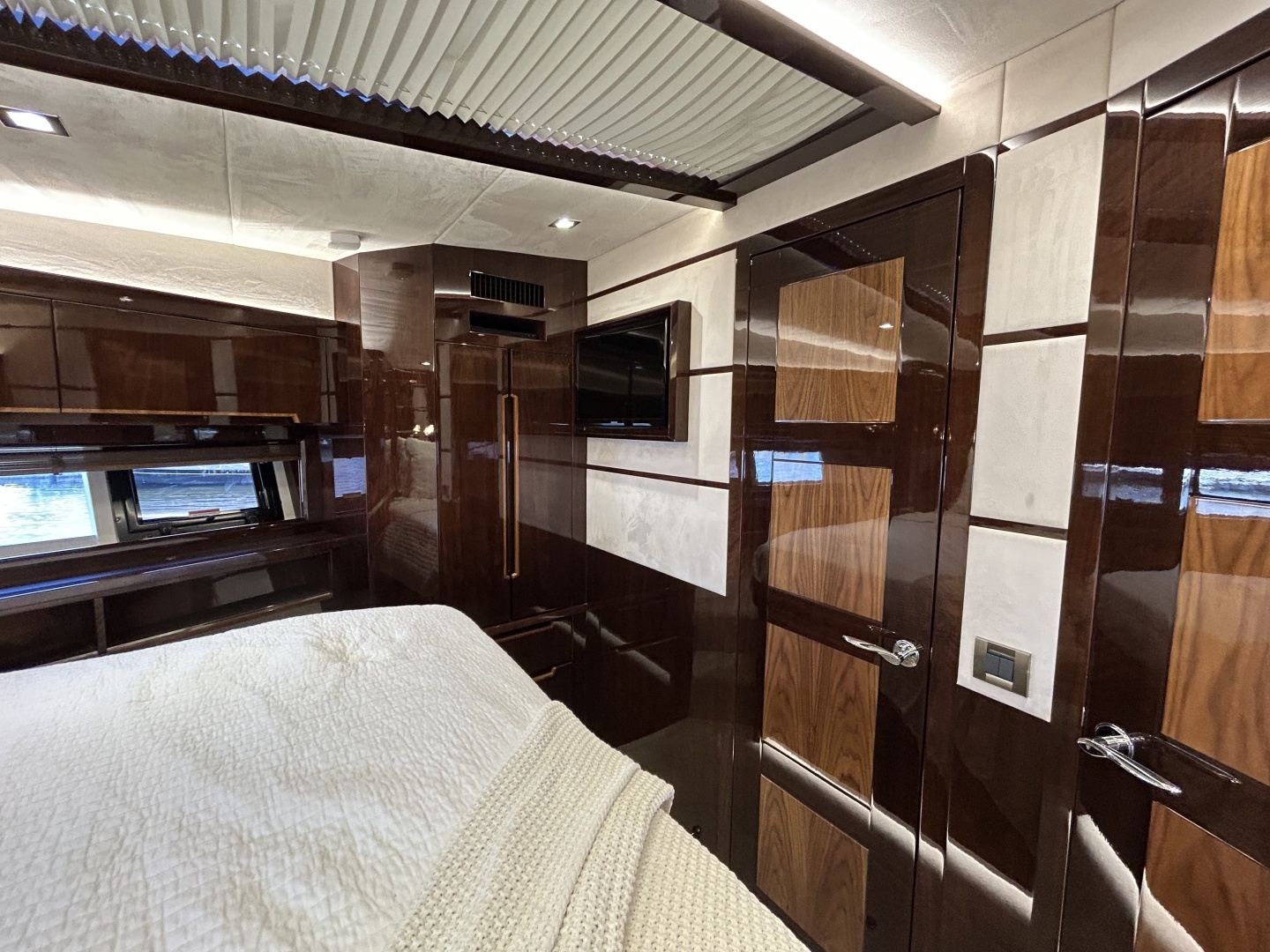 2019 Galeon 550 FLY - Image 19