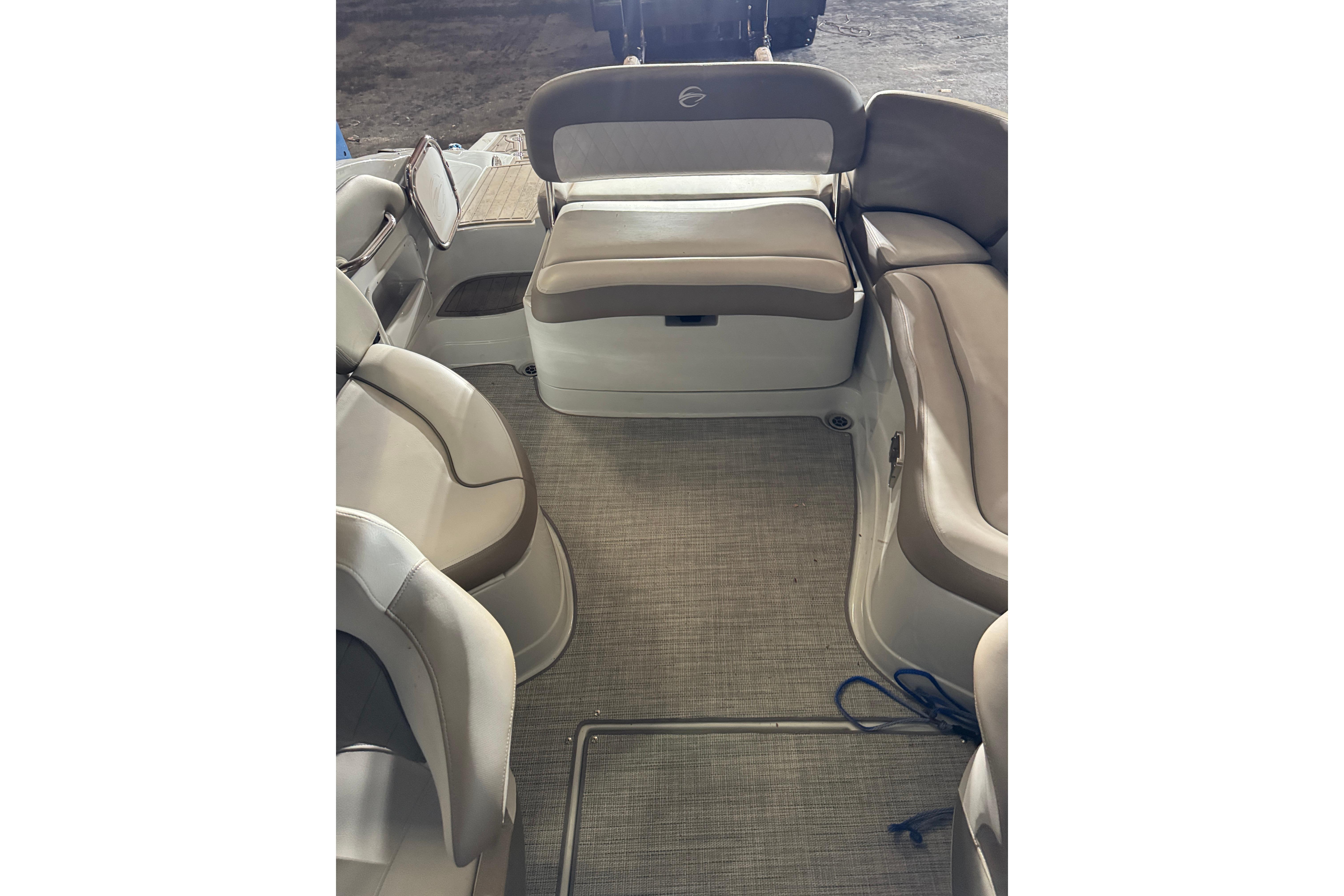 2022 Crownline Eclipse E255