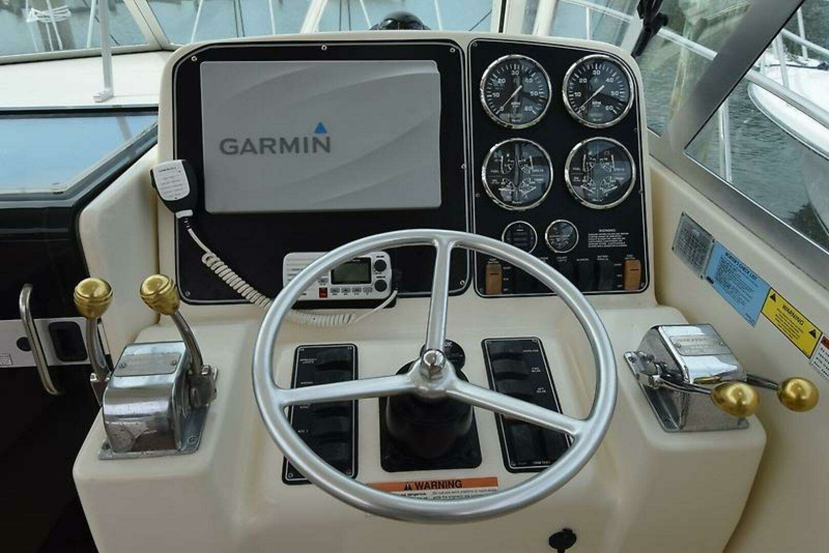 2003 Pursuit 3000 Express - Image 17