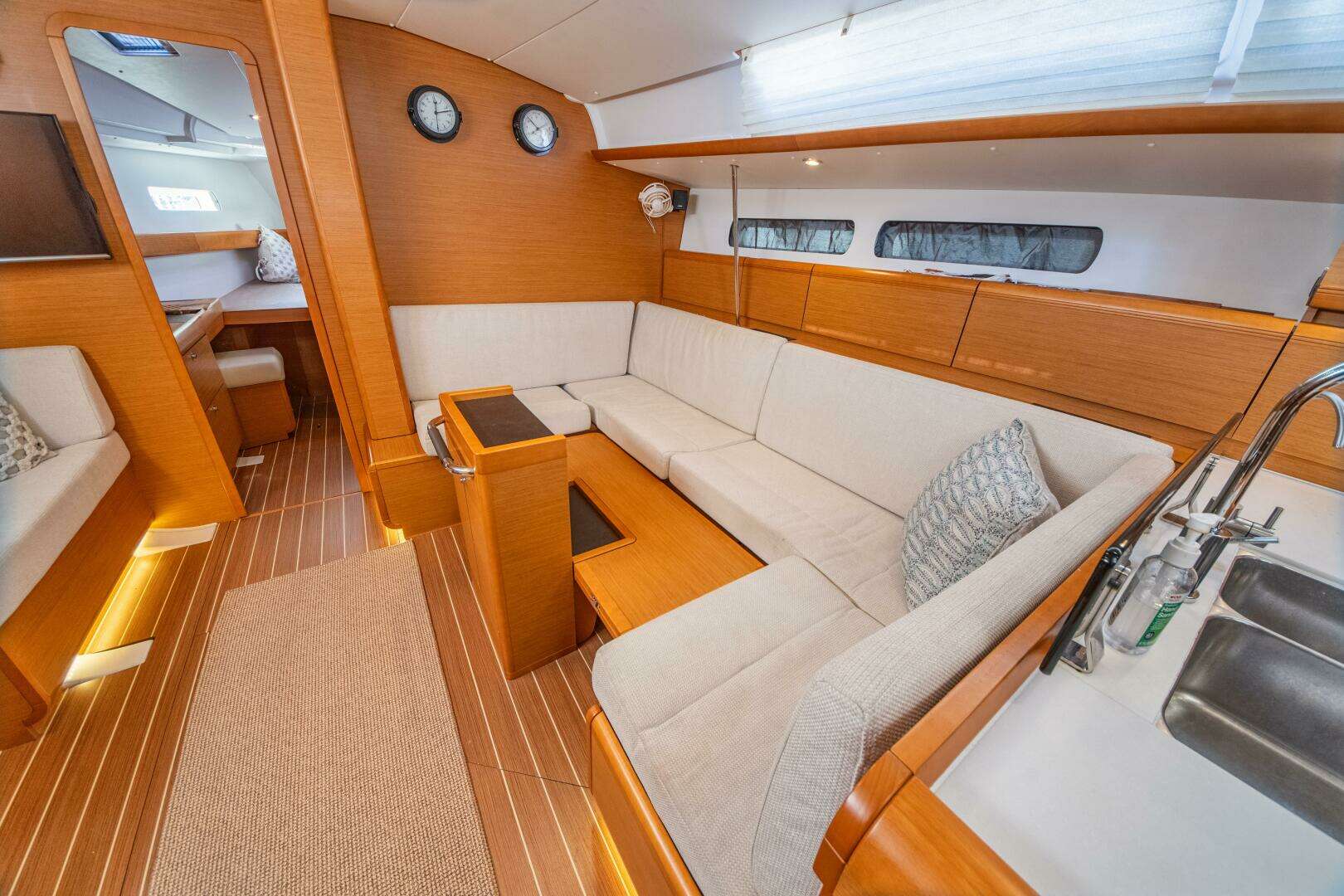 2016 Jeanneau 439 - Image 57