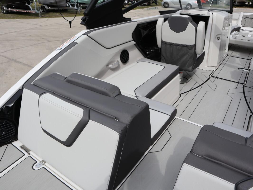 2025 Yamaha Boats 252XE - 15