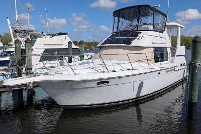 2003 Carver 356 Motor Yacht