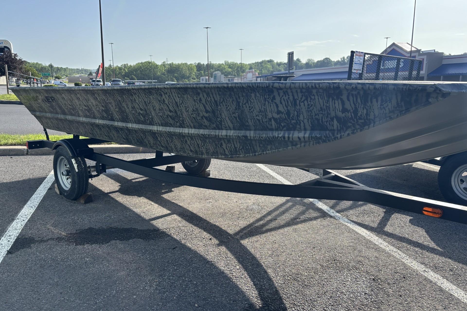 2026 Tracker Grizzly 1648 Utility