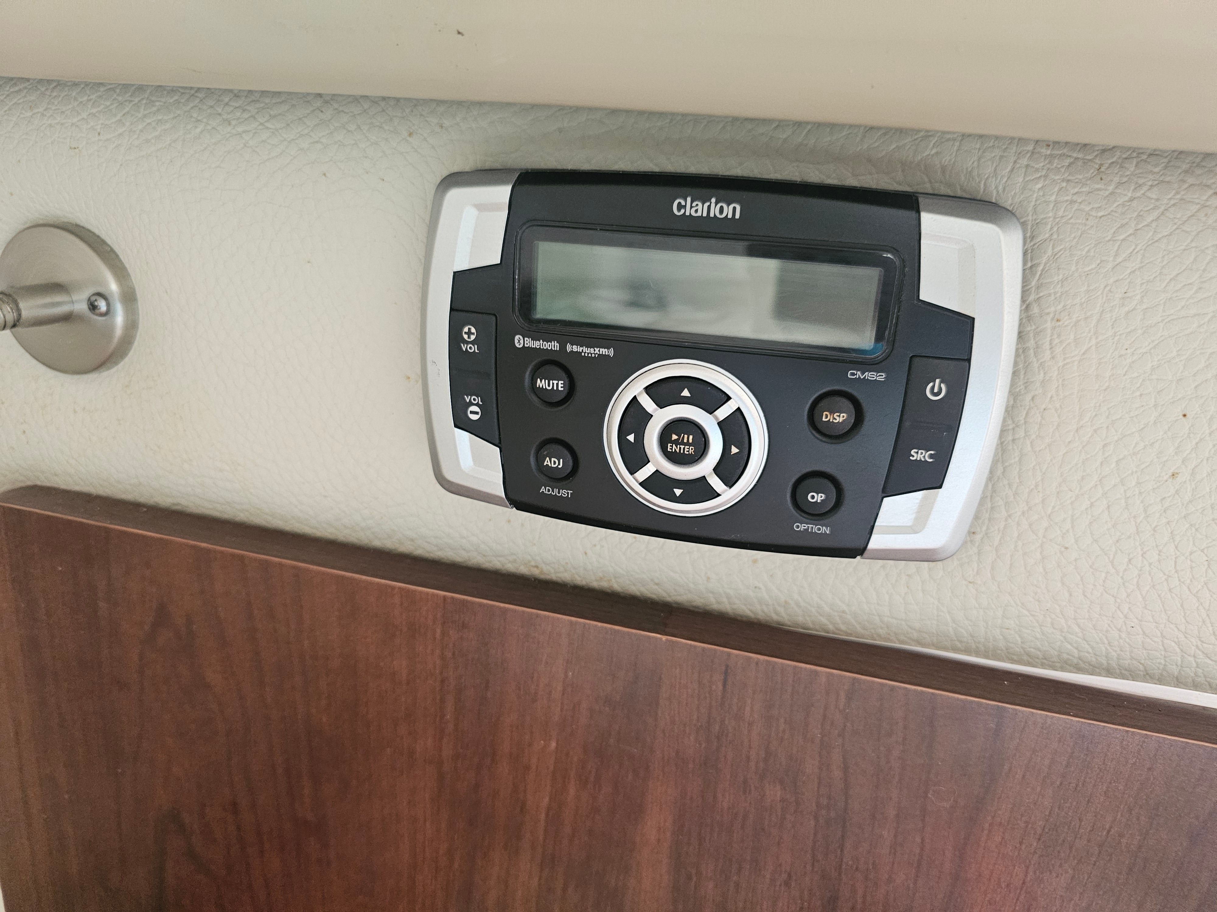 2017 Robalo R265 Walkaround - 37