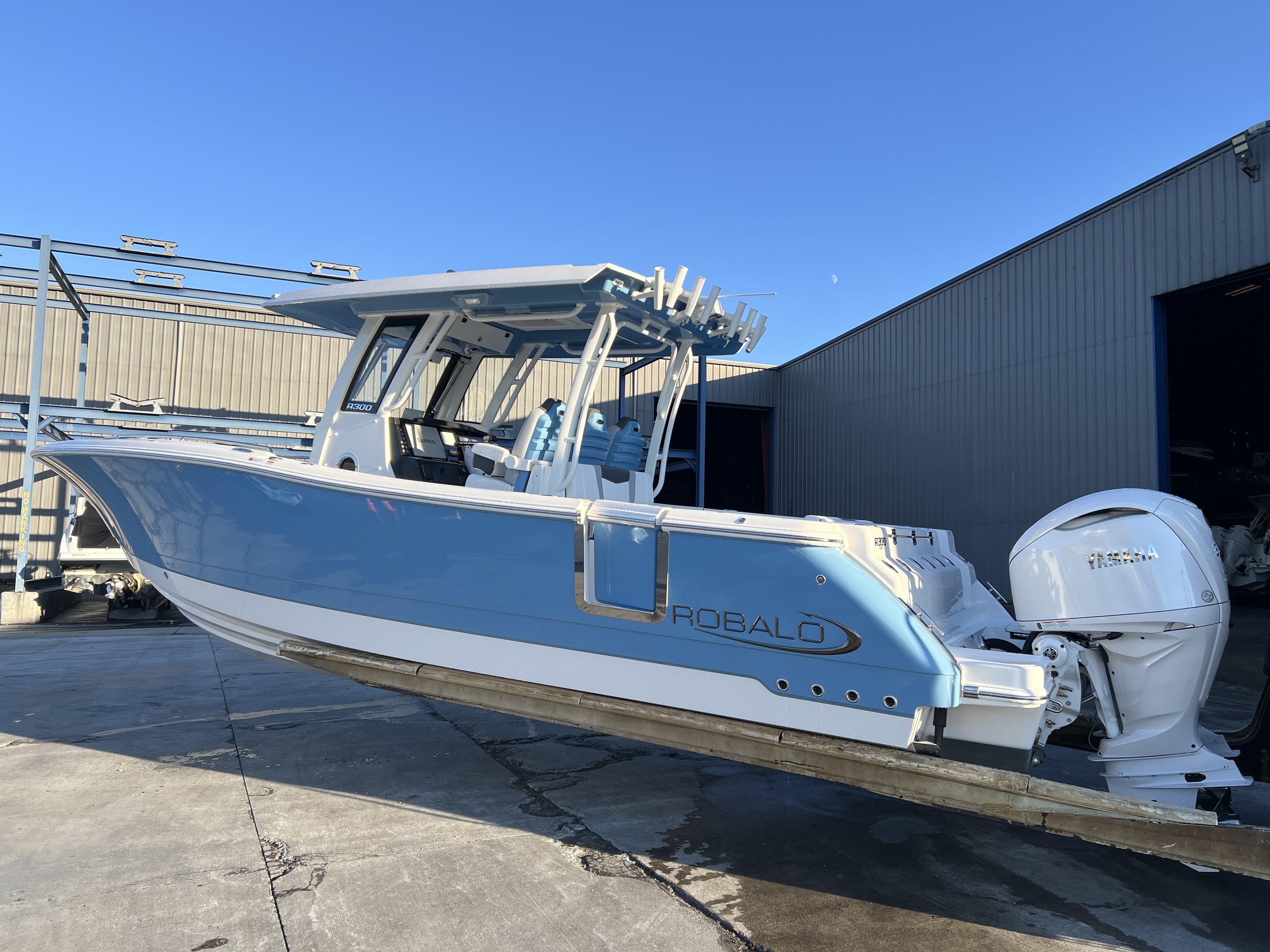 2026 Robalo 300