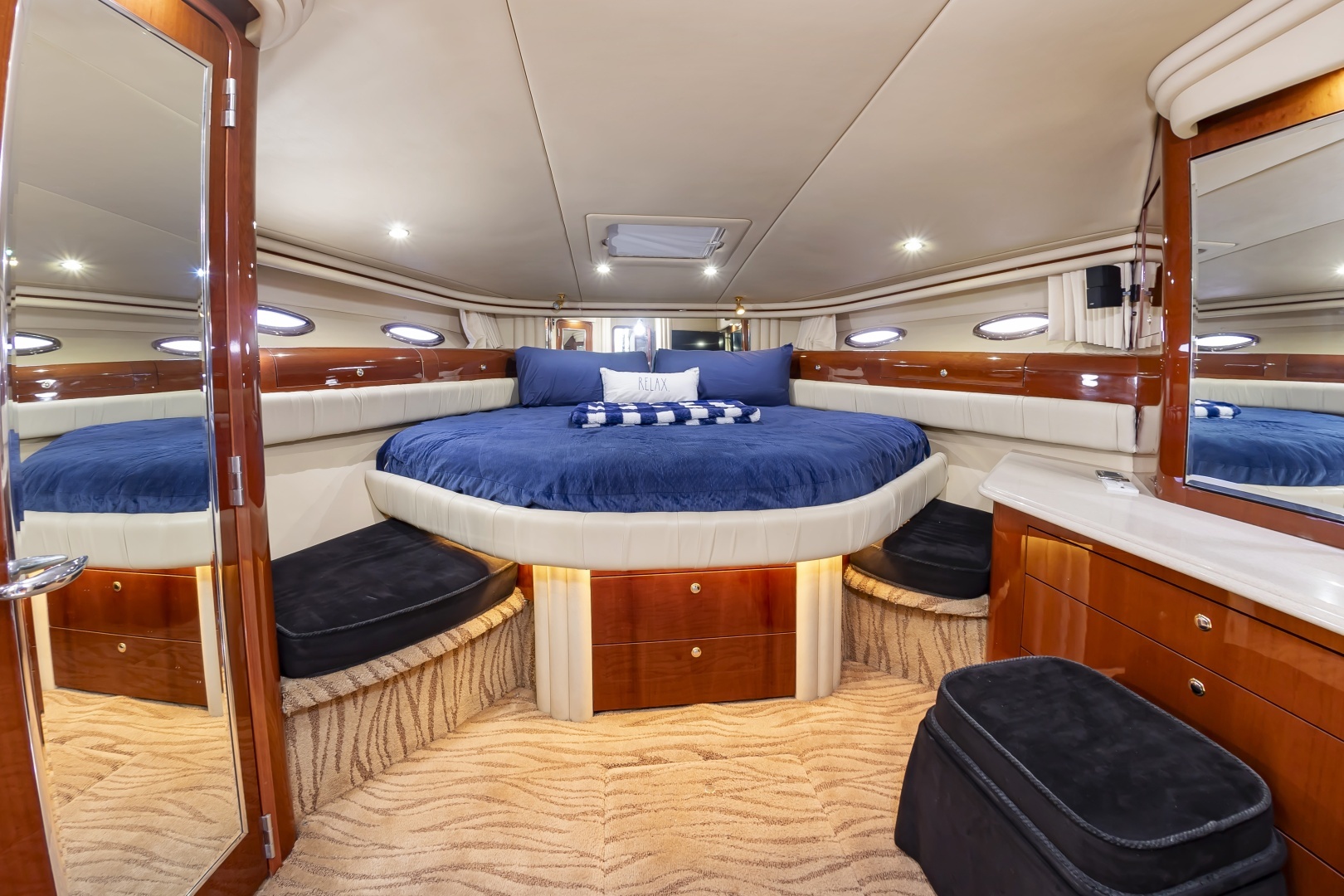 2002 Sea Ray 560 Sedan Bridge - Image 37