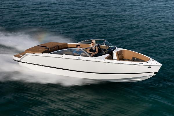 Manufacturer Provided Image: 2025 Four Winns H4 speedboat cruising on open water, featuring sleek design and luxury seating.