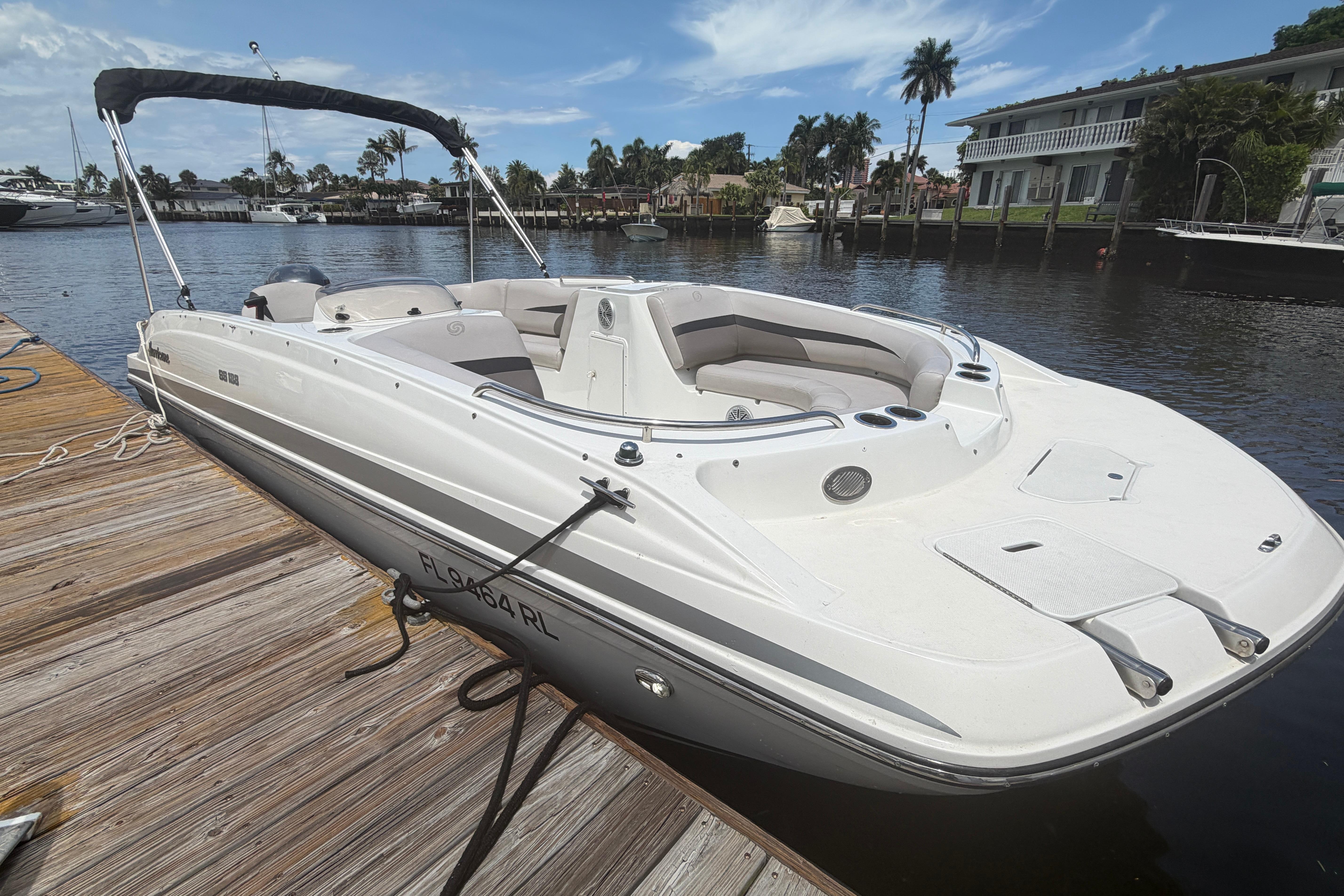 2017 Hurricane SunDeck Sport 188 OB
