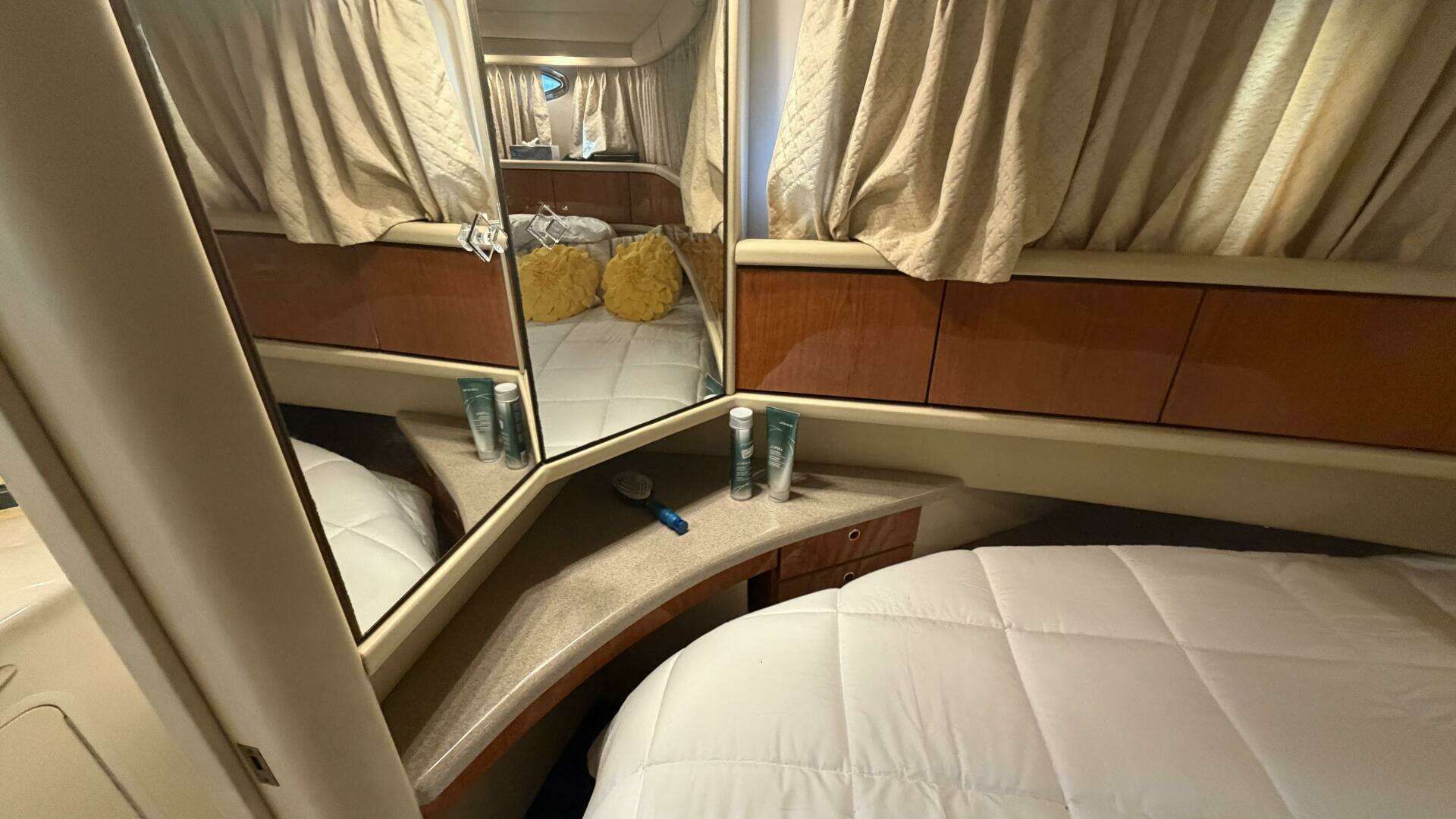2000 Sea Ray 380 Aft Cabin - 35