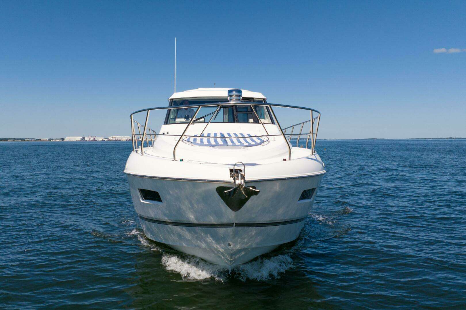 2013 Cruisers Yachts 48 Cantius - Image 7