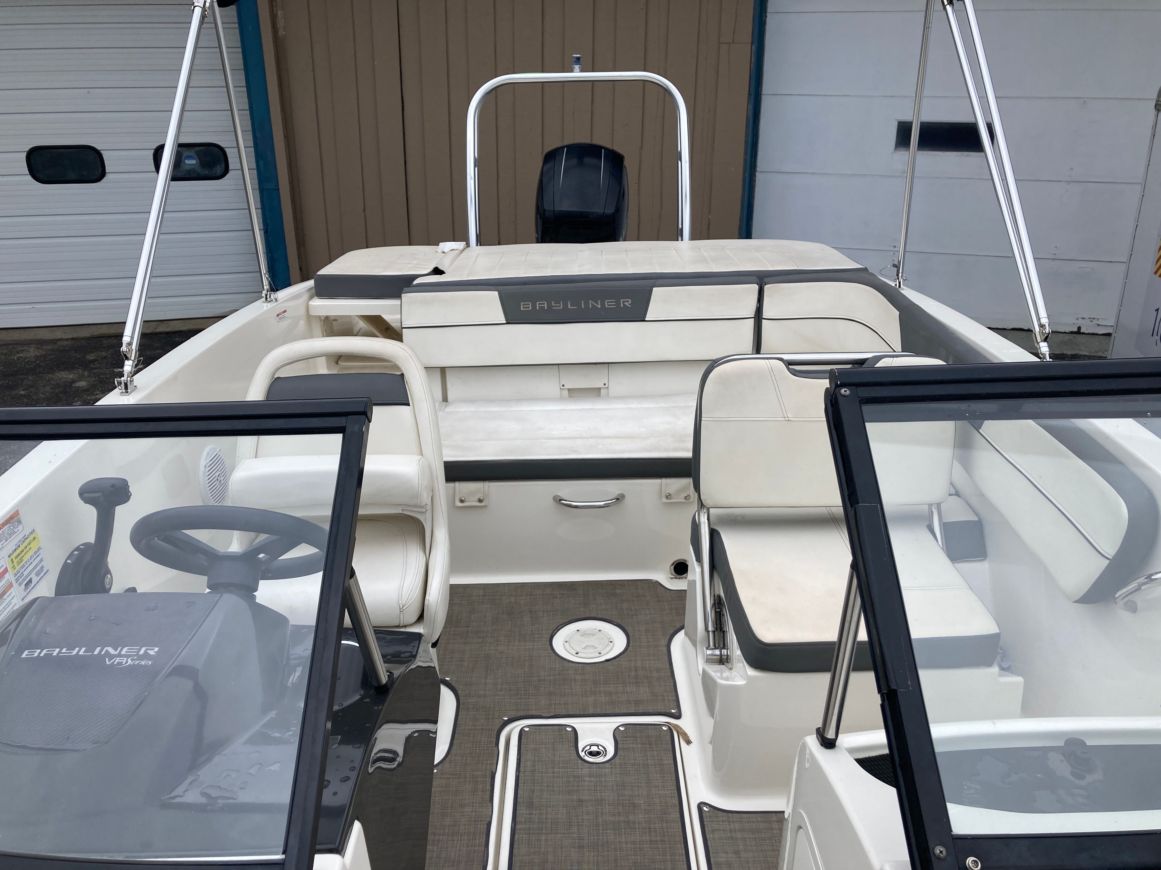 2017 Bayliner VR5 - 8