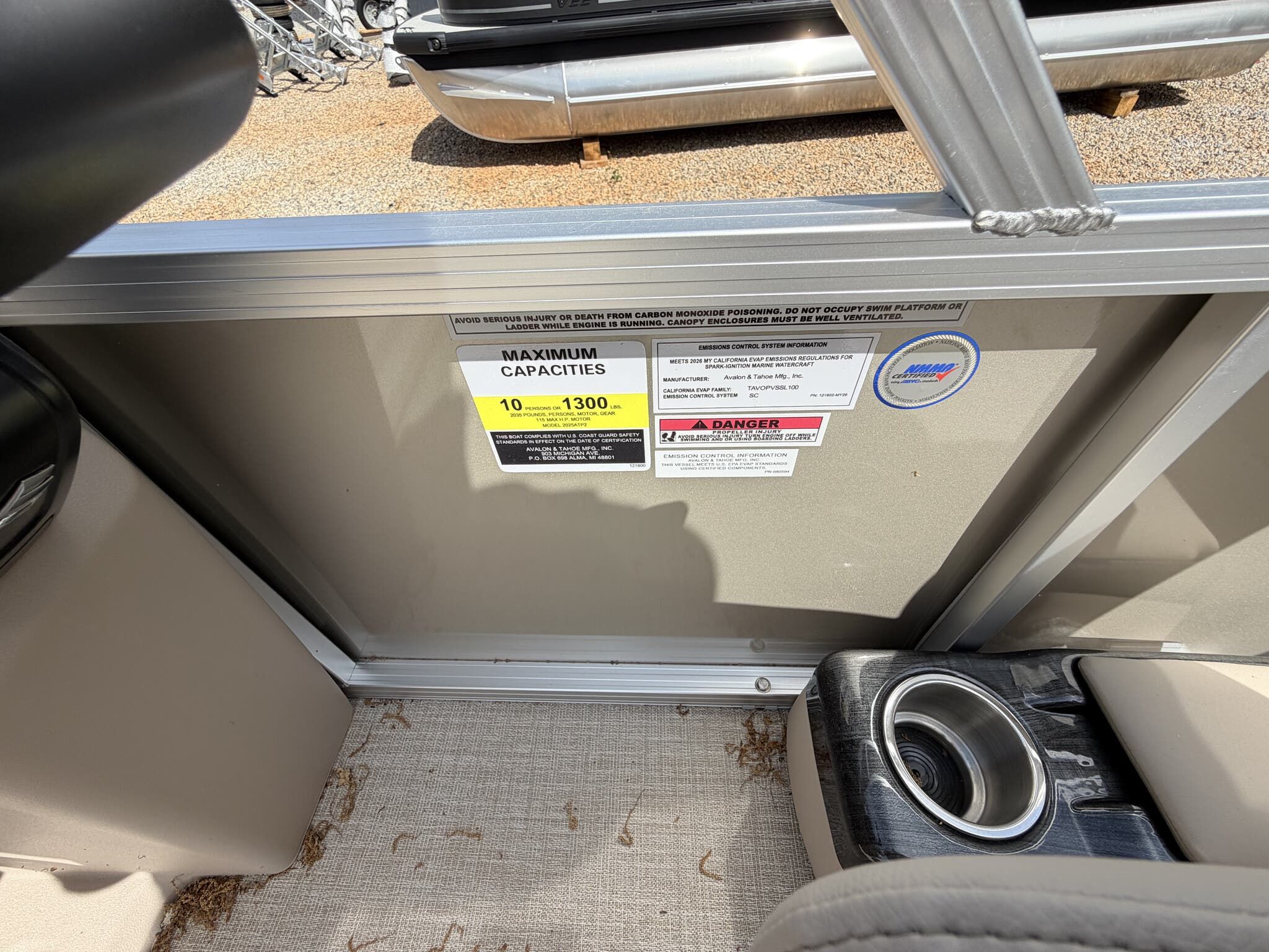 2026 Avalon VLS 21 QUAD LOUNGER-115HP - 7