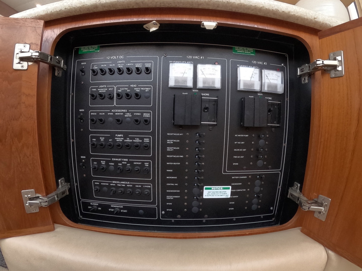 2000 Carver 406 Motor Yacht - Image 13