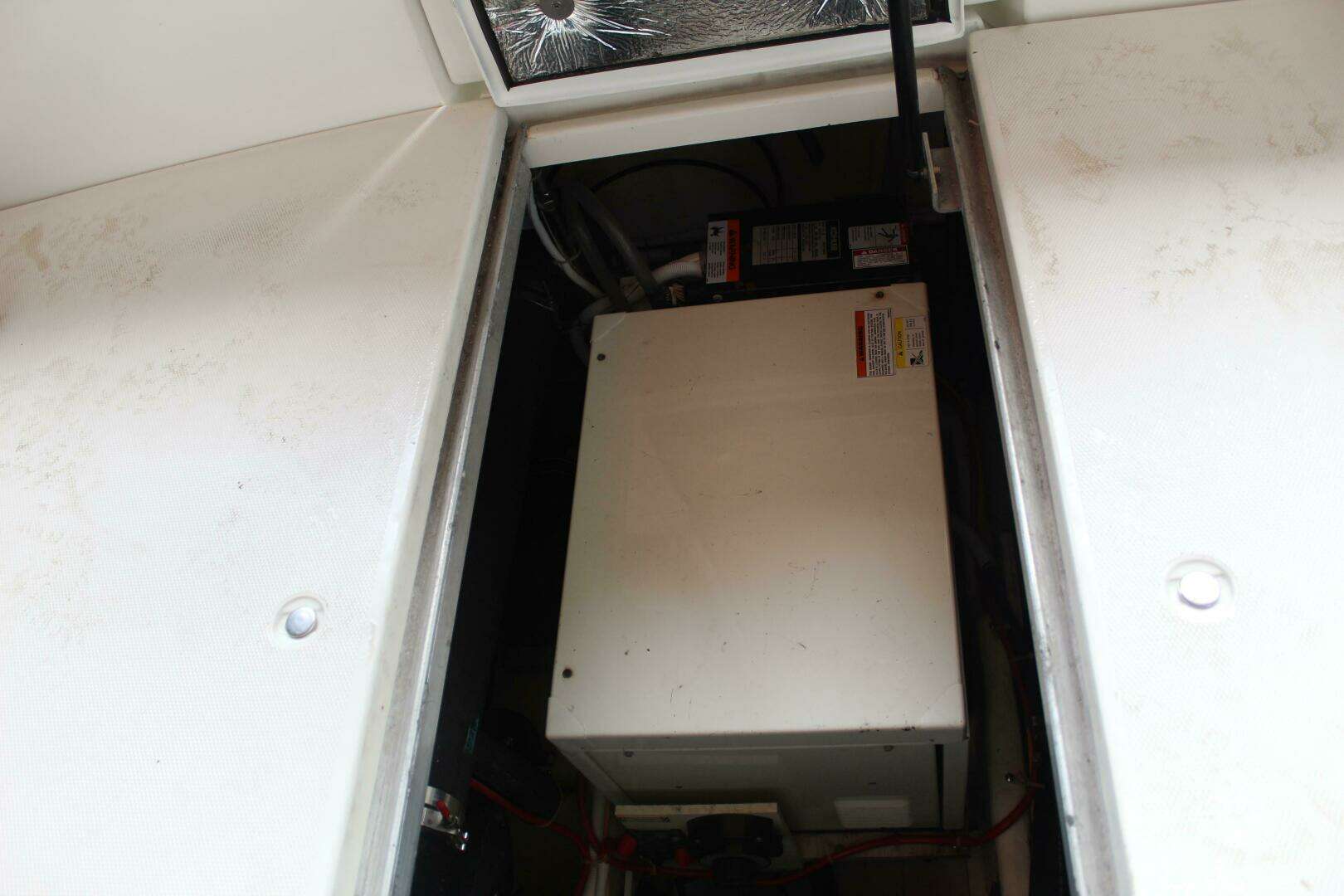 2004 Carver 360 Mariner - Image 33