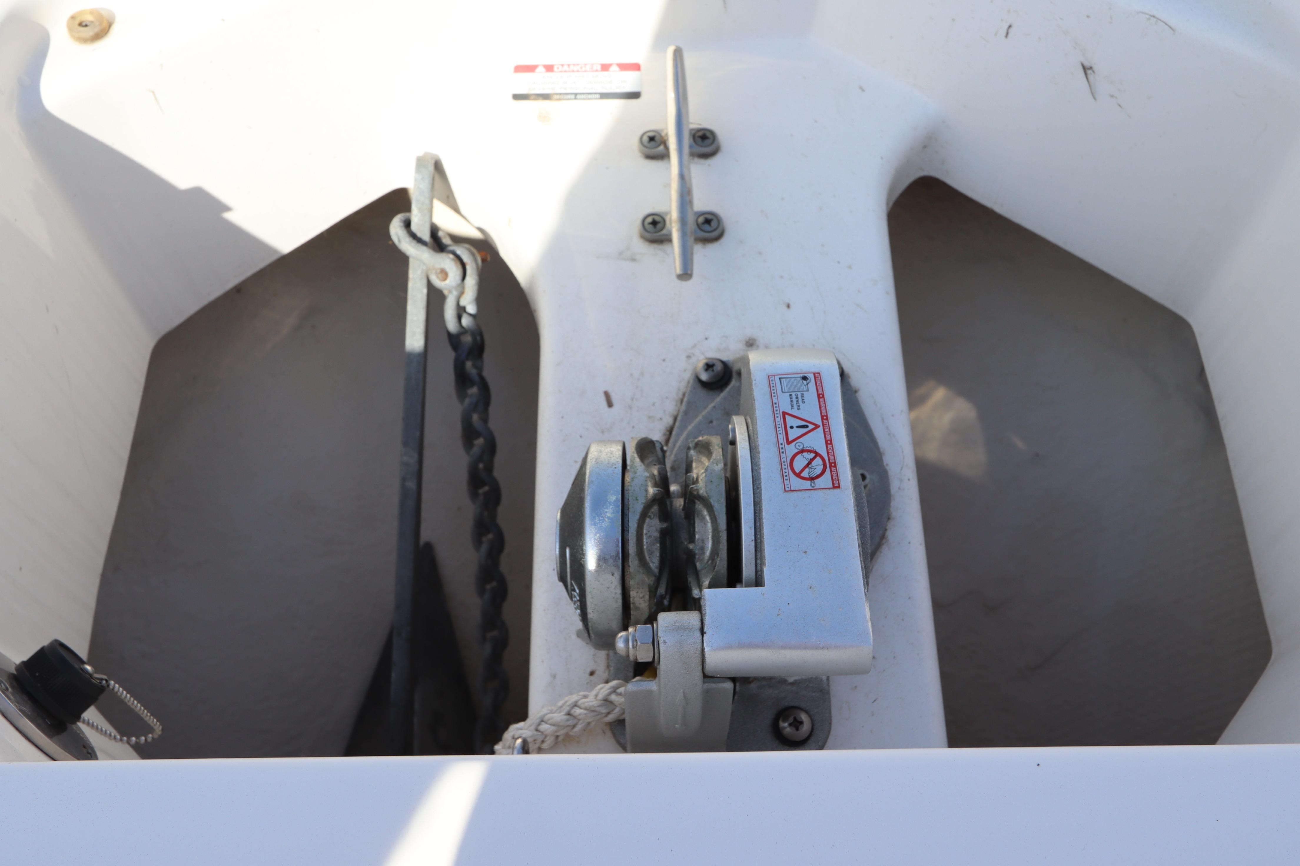 2019 Robalo R242 Center Console anchor winch and chain detail.