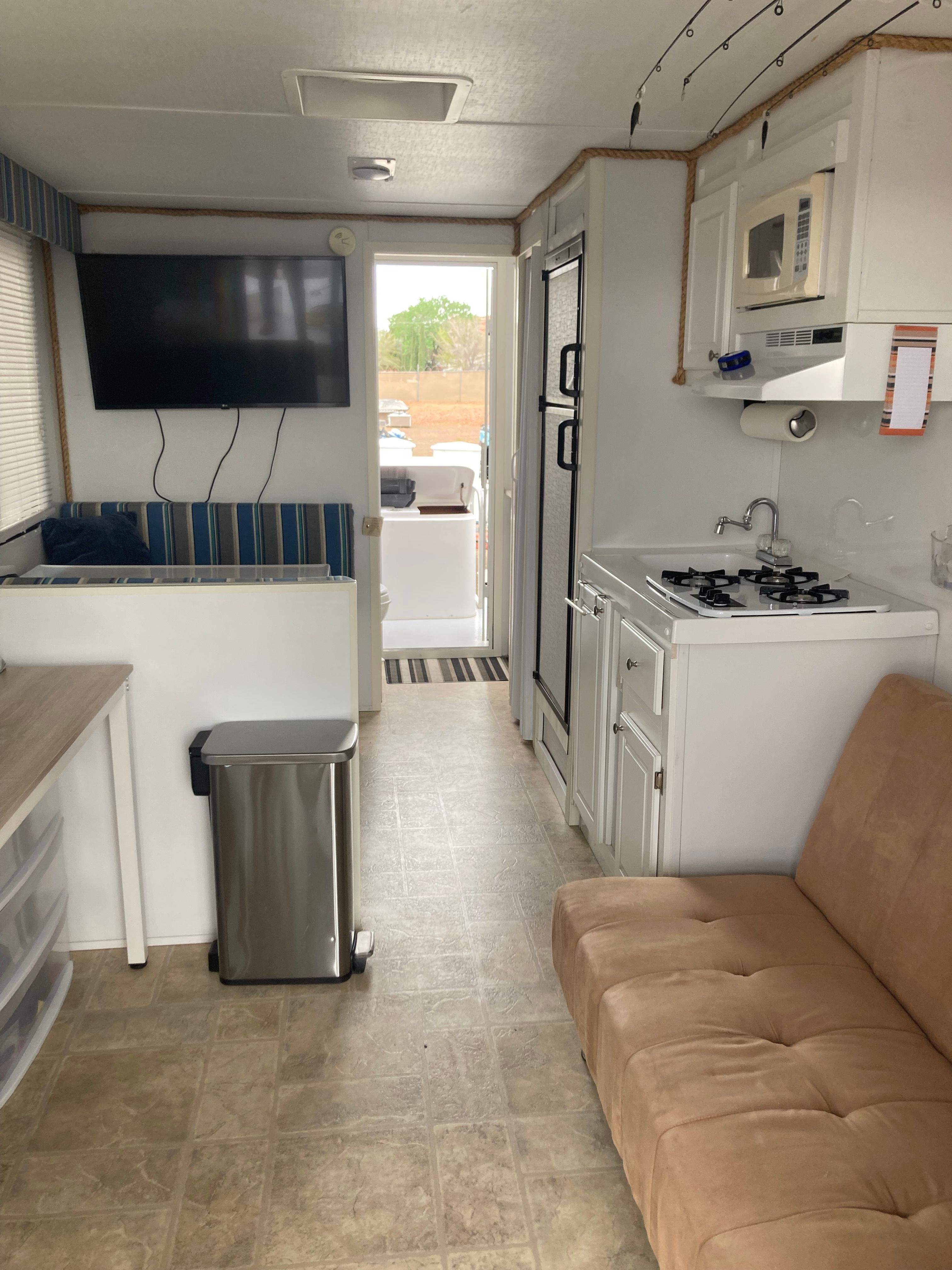2014 Catamaran Cruisers Lil Hobo - 6