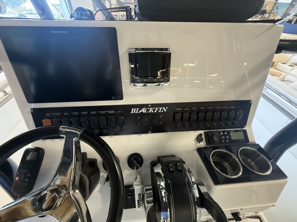 2019 Blackfin 242CC - 11