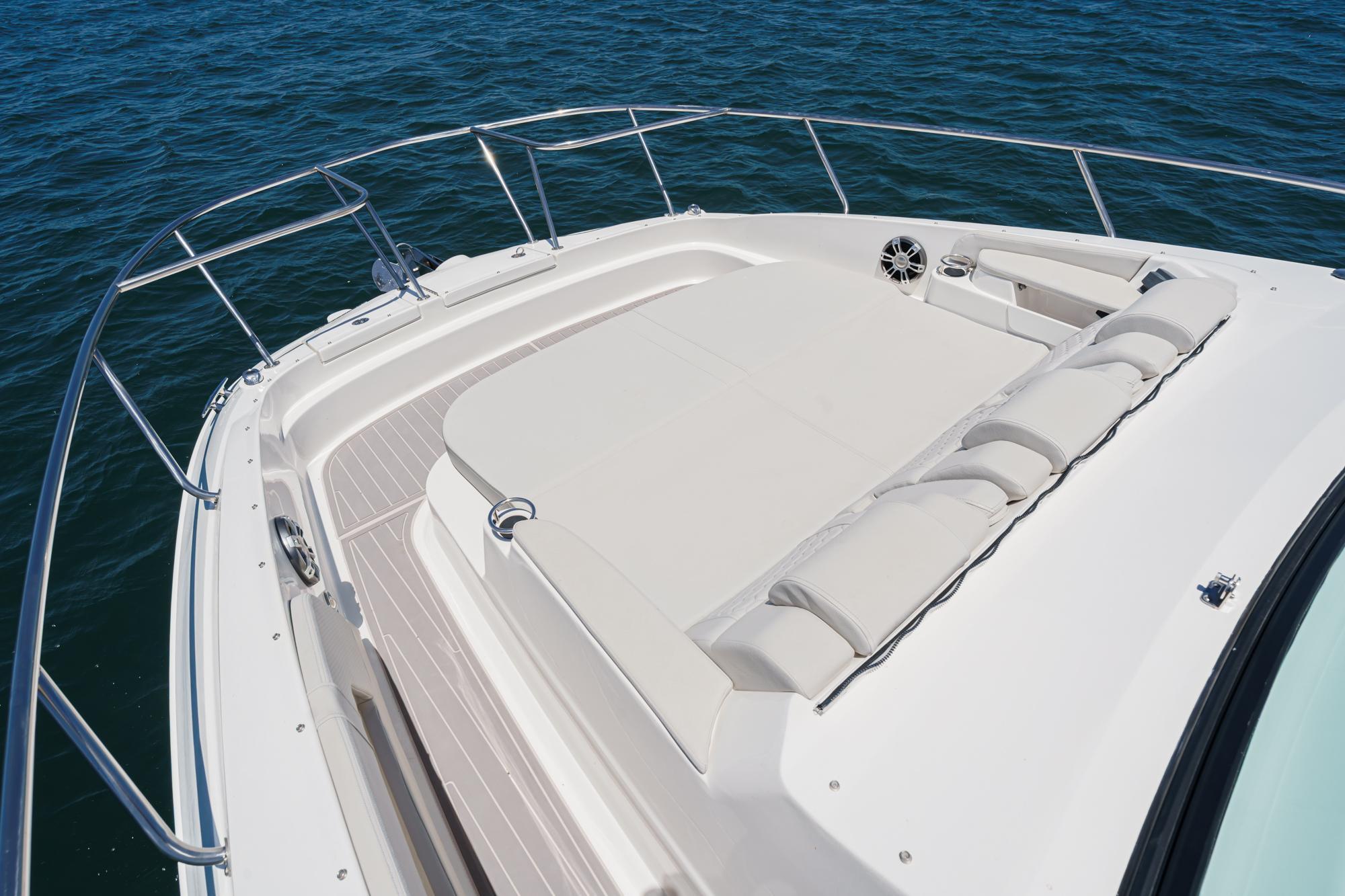 2024 Sea Ray Sundancer 320 Outboard - 53