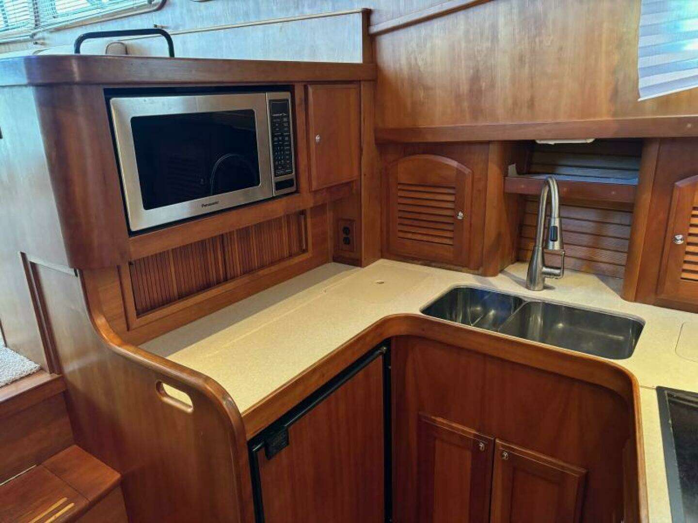 2004 Sabreline 36 Sedan - Image 45
