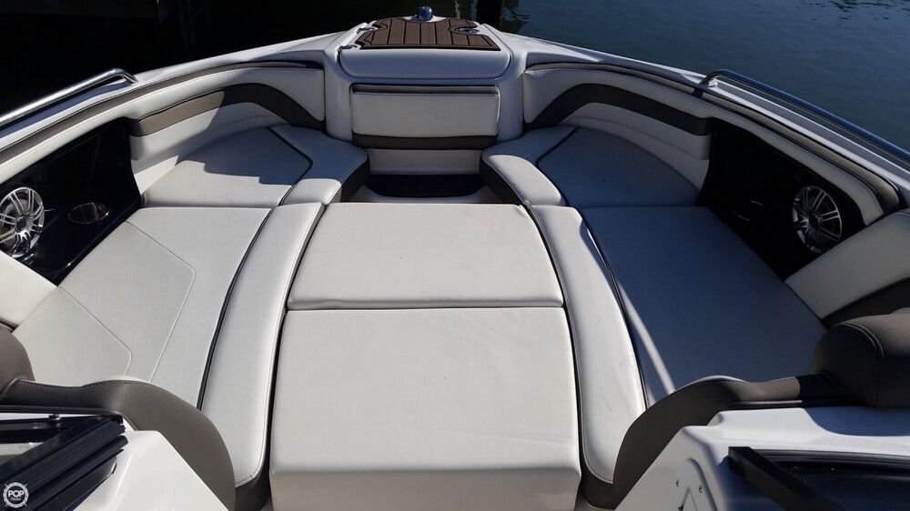 2016 Yamaha Boats 242 Limited E-Series - 13