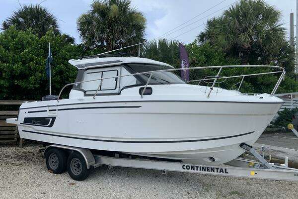 2023 Jeanneau NC795 S2