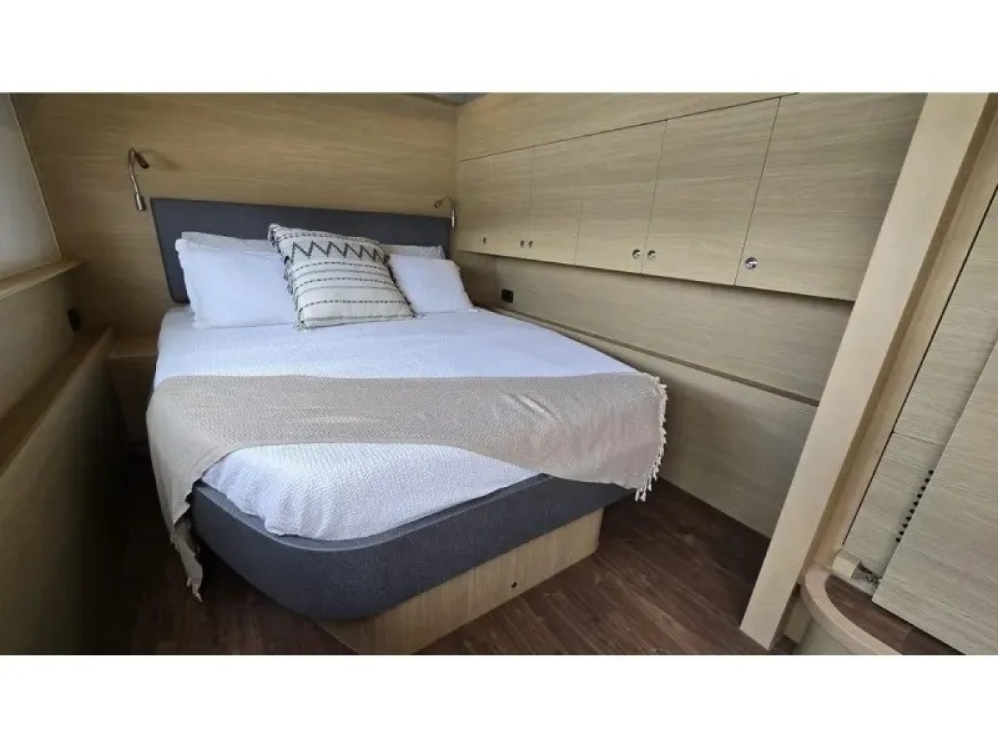 2025 Aquila 54 YACHT - Image 44