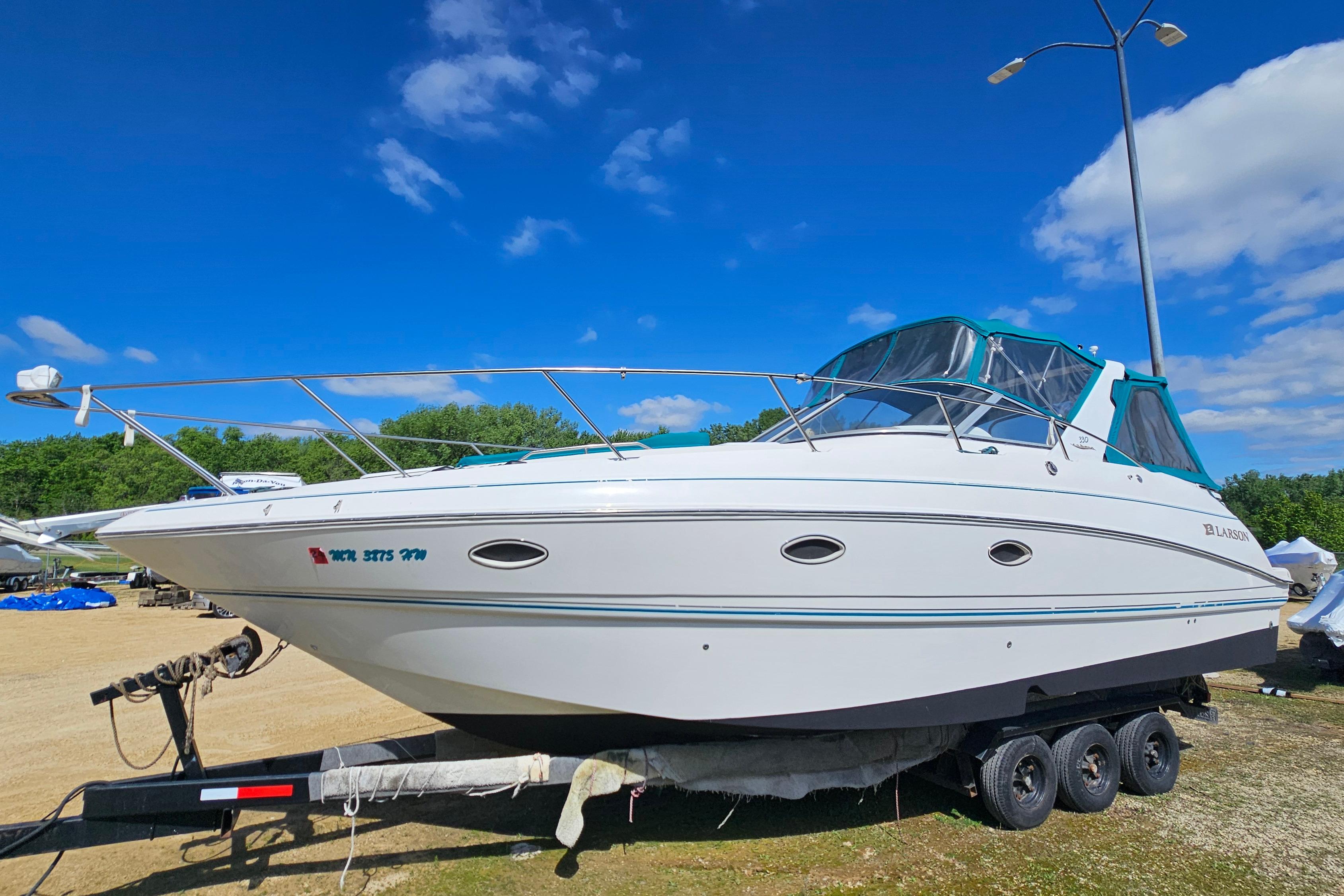 2000 Larson Cabrio 330