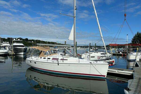 2005 Hunter 38