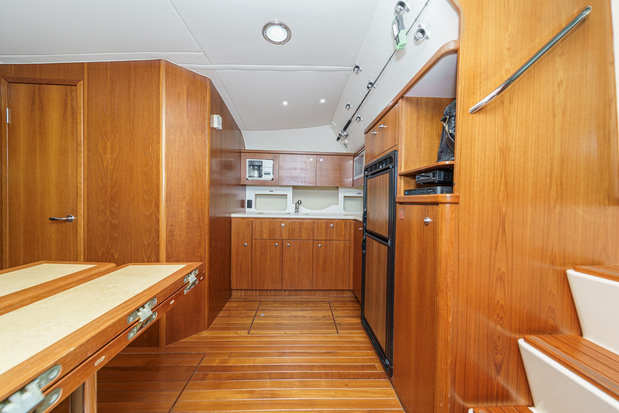 2002 Tiara Yachts 4100 Open - 44
