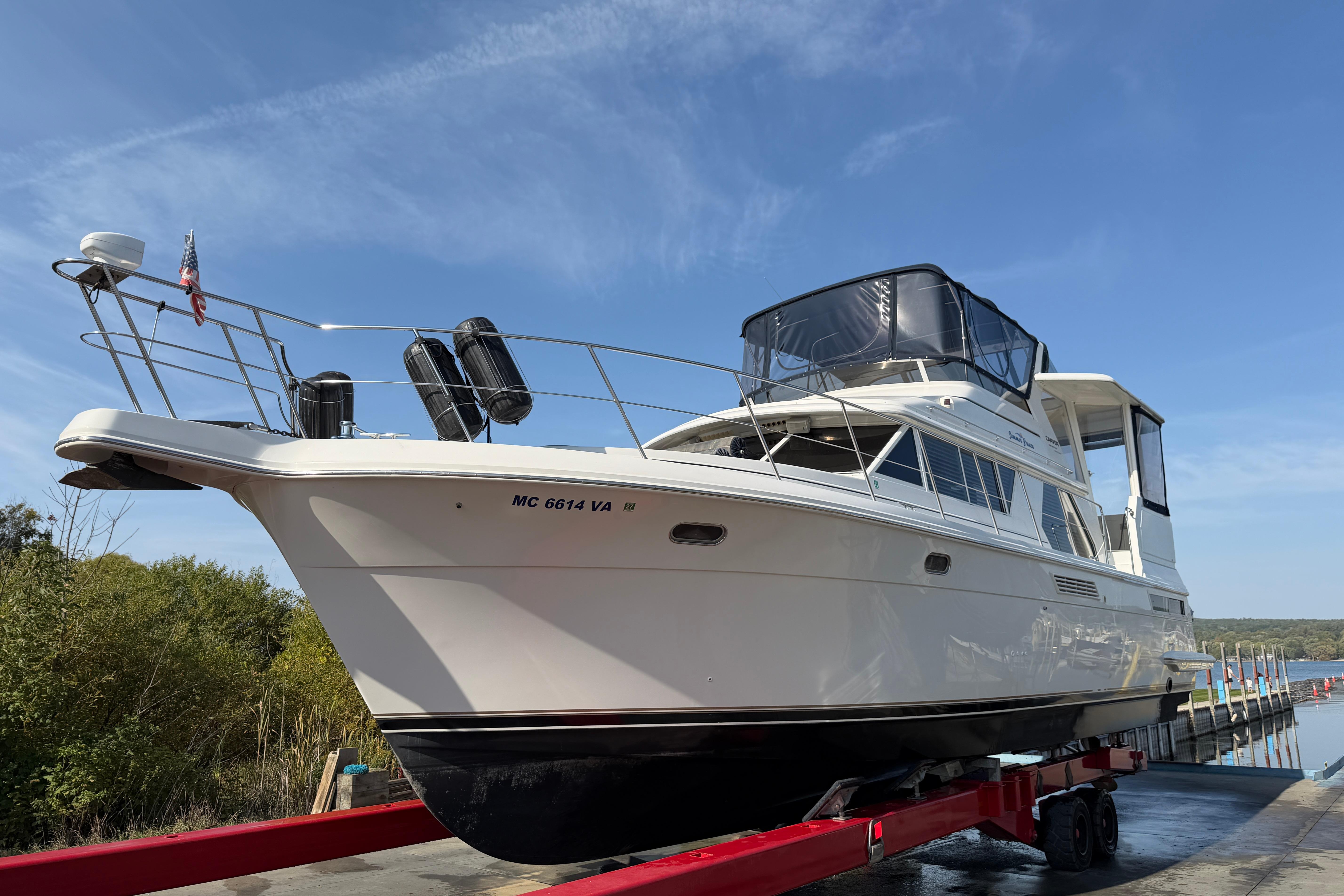 1998 Carver 445 Aft Cabin Motor Yacht