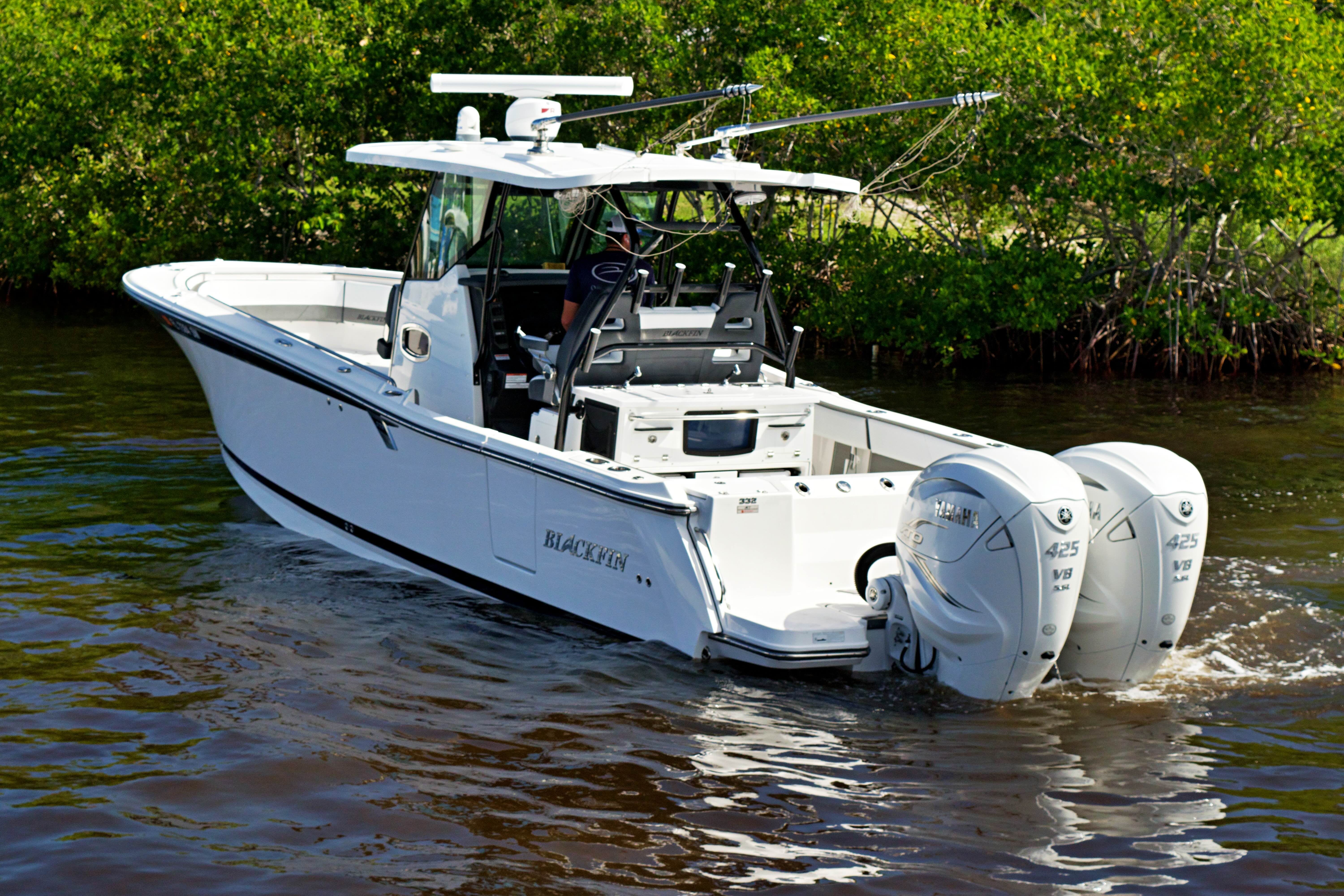 2020 BLACKFIN 332 CC - Image 8