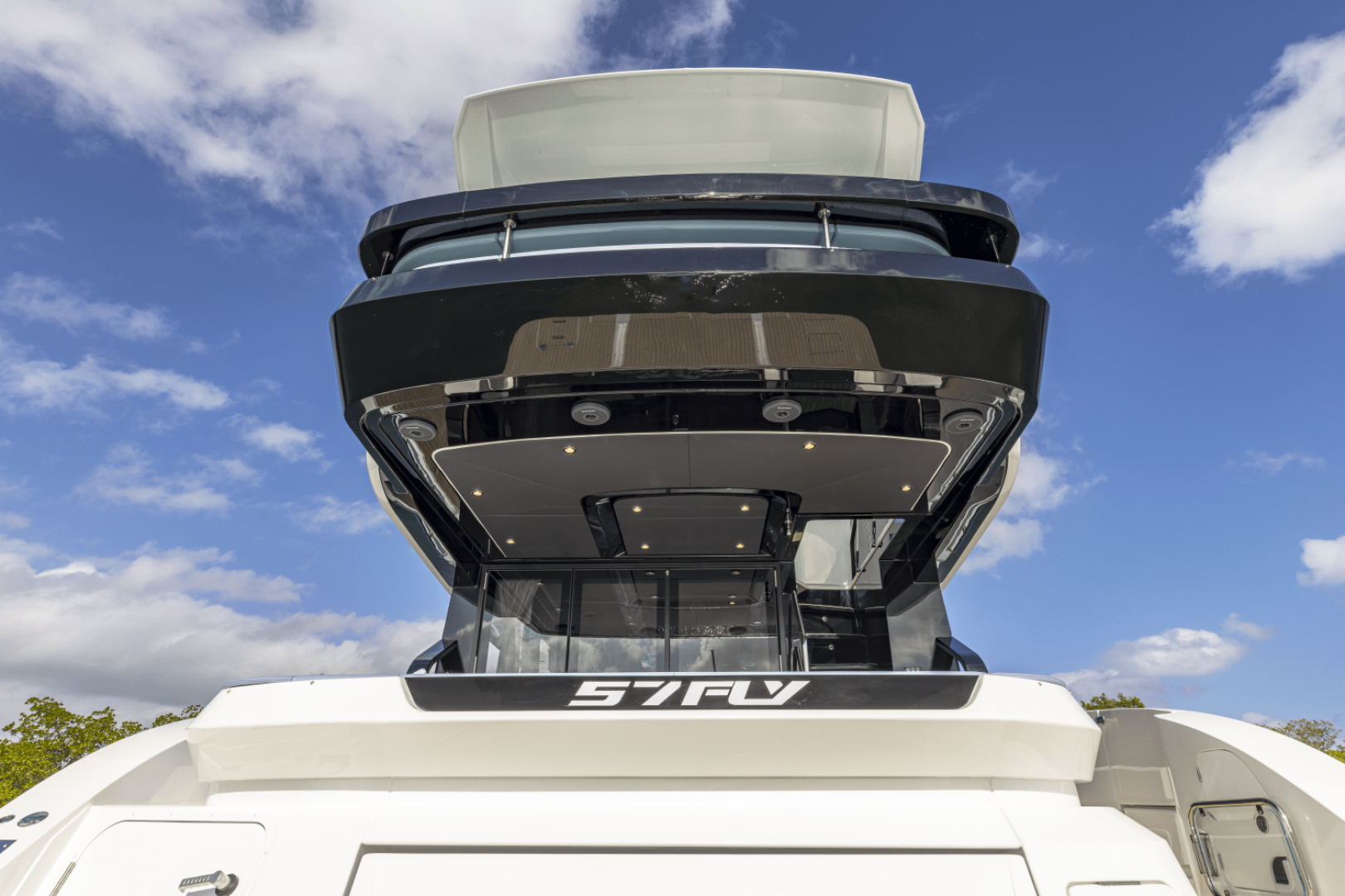 2027 Cruisers Yachts 57 FLY - Image 35