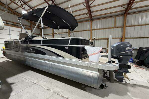 2011 Bennington 2554 GCW
