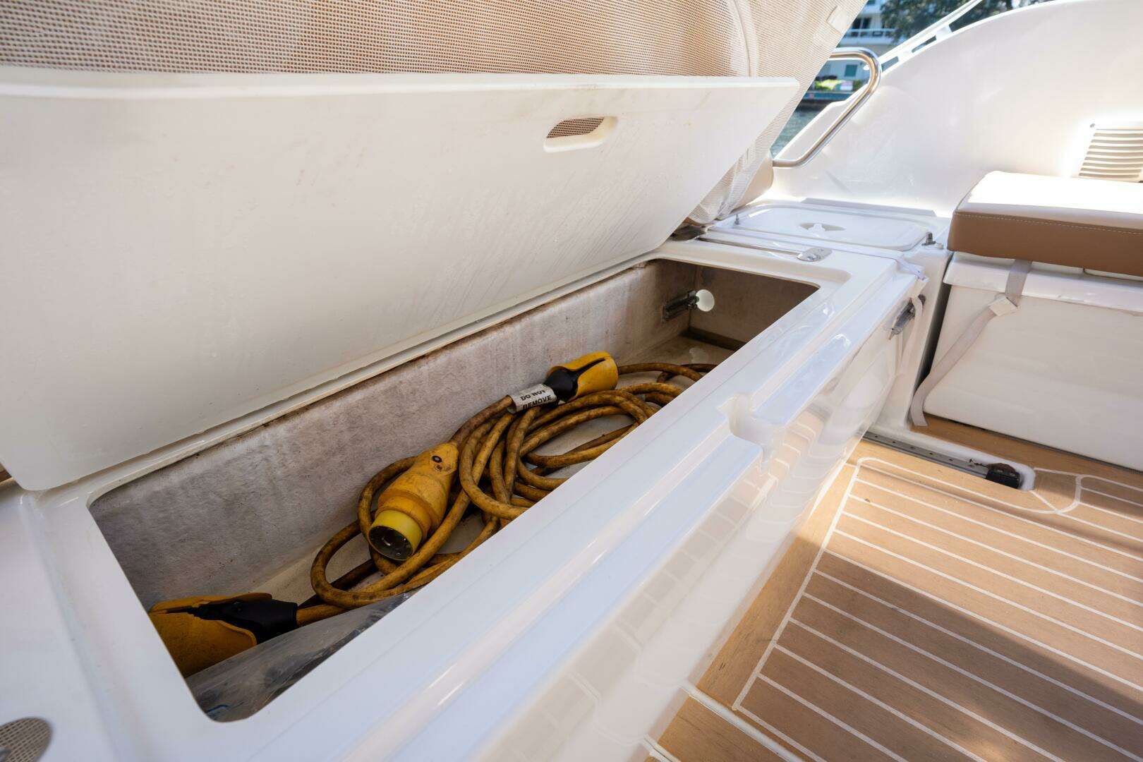 2021 Beneteau Antares 9 - Image 39