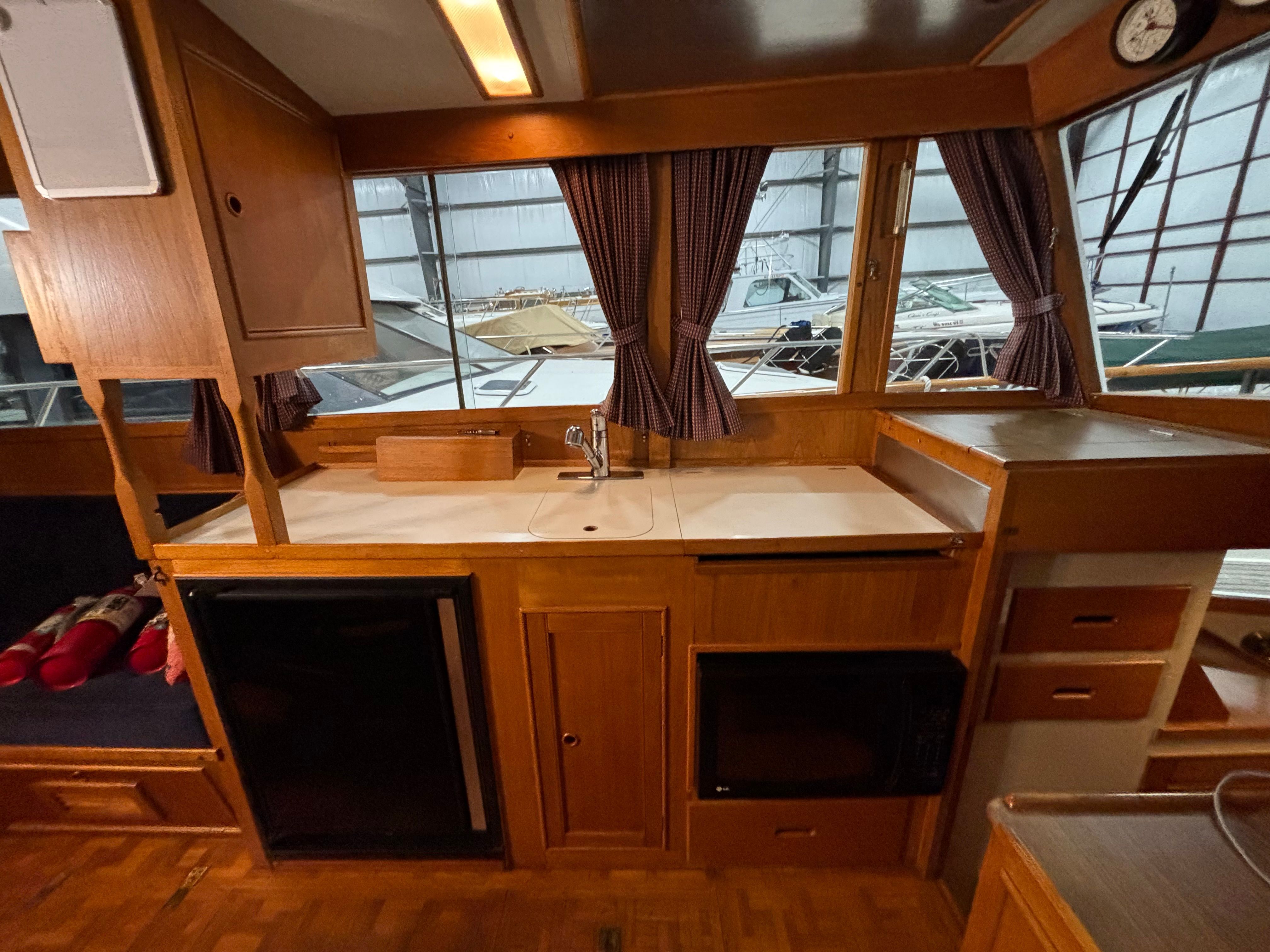 1983 Grand Banks 36 Classic - 20