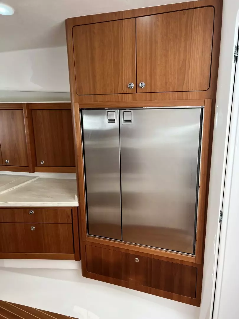 2019 Intrepid 475 Sport Yacht - Image 18