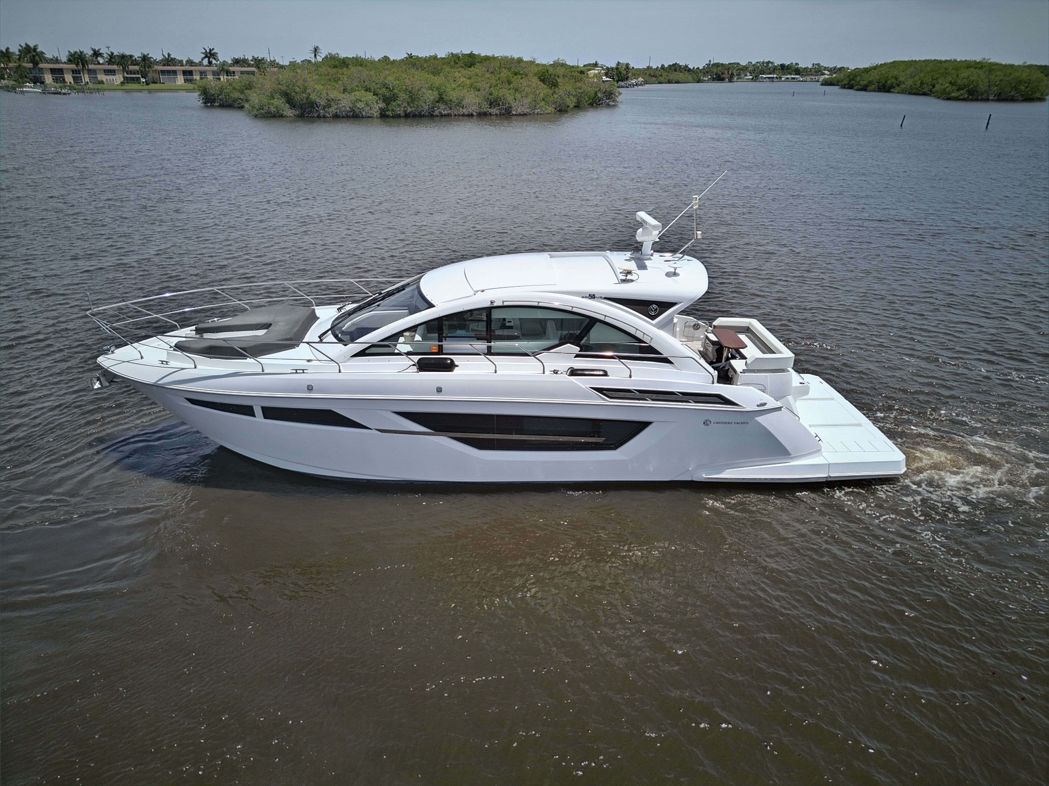 2023 Cruisers Yachts 50 Cantius