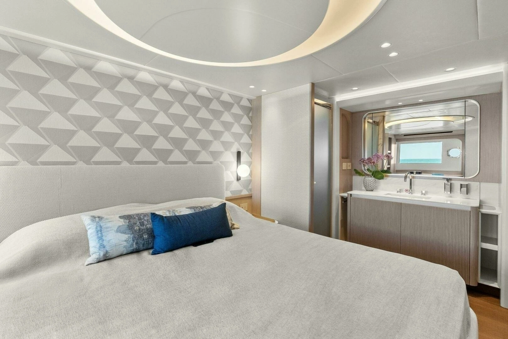 2026 Absolute 70 Navetta - Image 26
