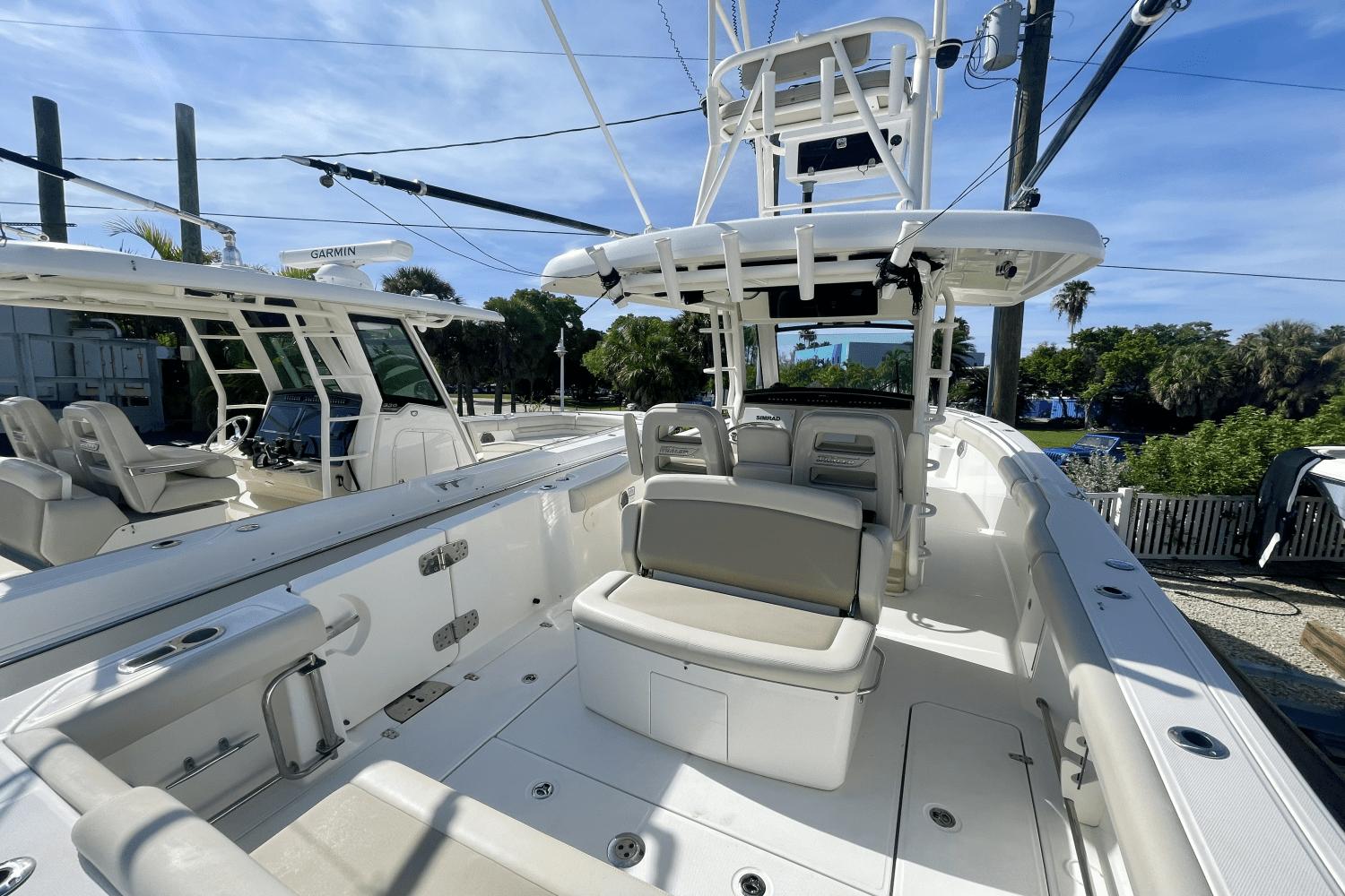 2018 Boston Whaler 330 Outrage - 6