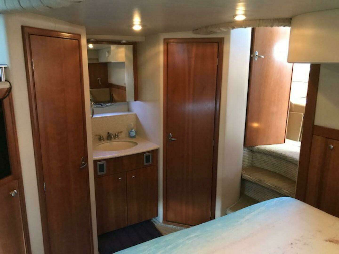 2004 Meridian 459 Motoryacht - Image 20