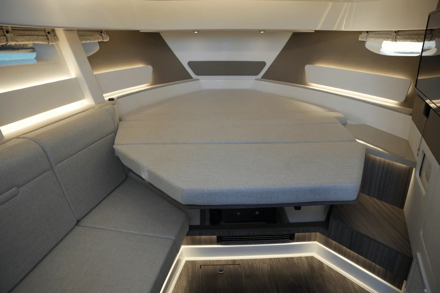 2025 Sea Ray Sundancer 370 - 37